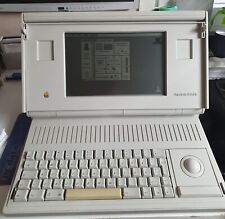 Vintage Macintosh Portable M5120 working picture