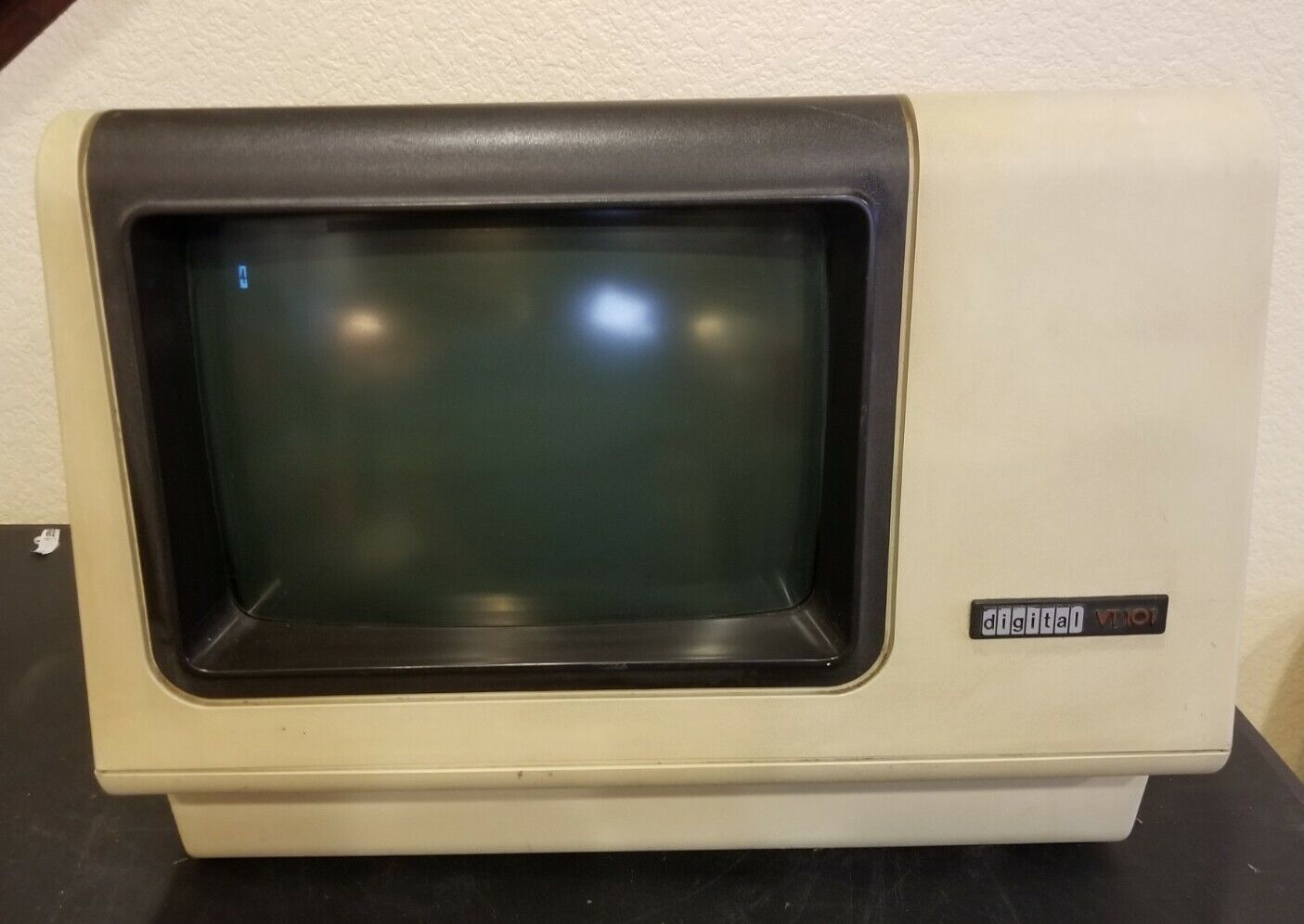1983 Vintage Digital DEC Computer Terminal VT101 Powers On Untested VTG