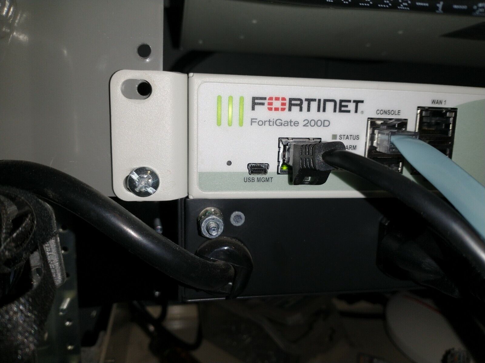 Fortinet FortiGate 200D Firewall Security Appliance with Rack Ears 6.0.14