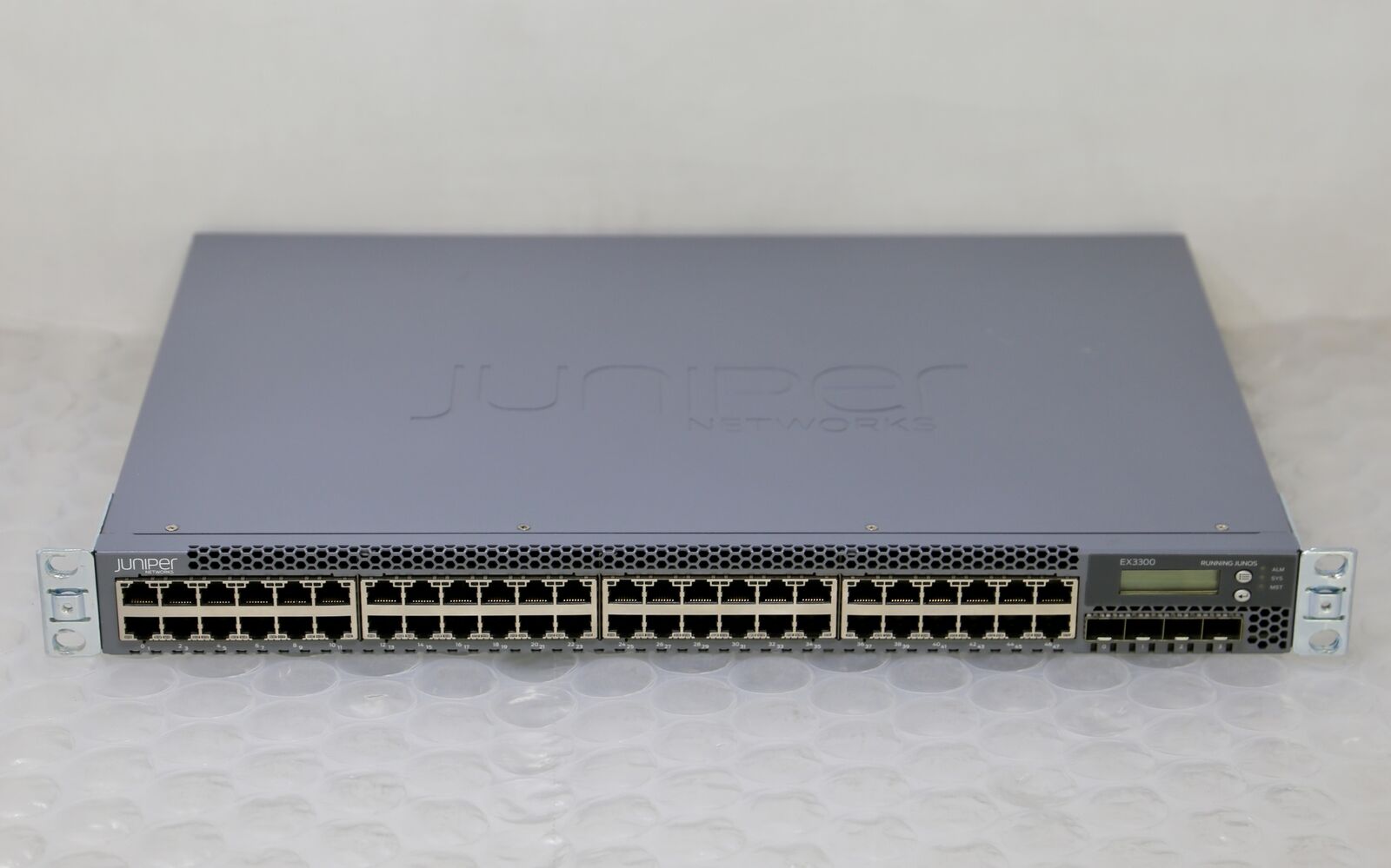 JUNIPER EX3300-48T - 48-port 10/100/1000BASE-T with 4 SFP+ 1/10G Uplink Ports