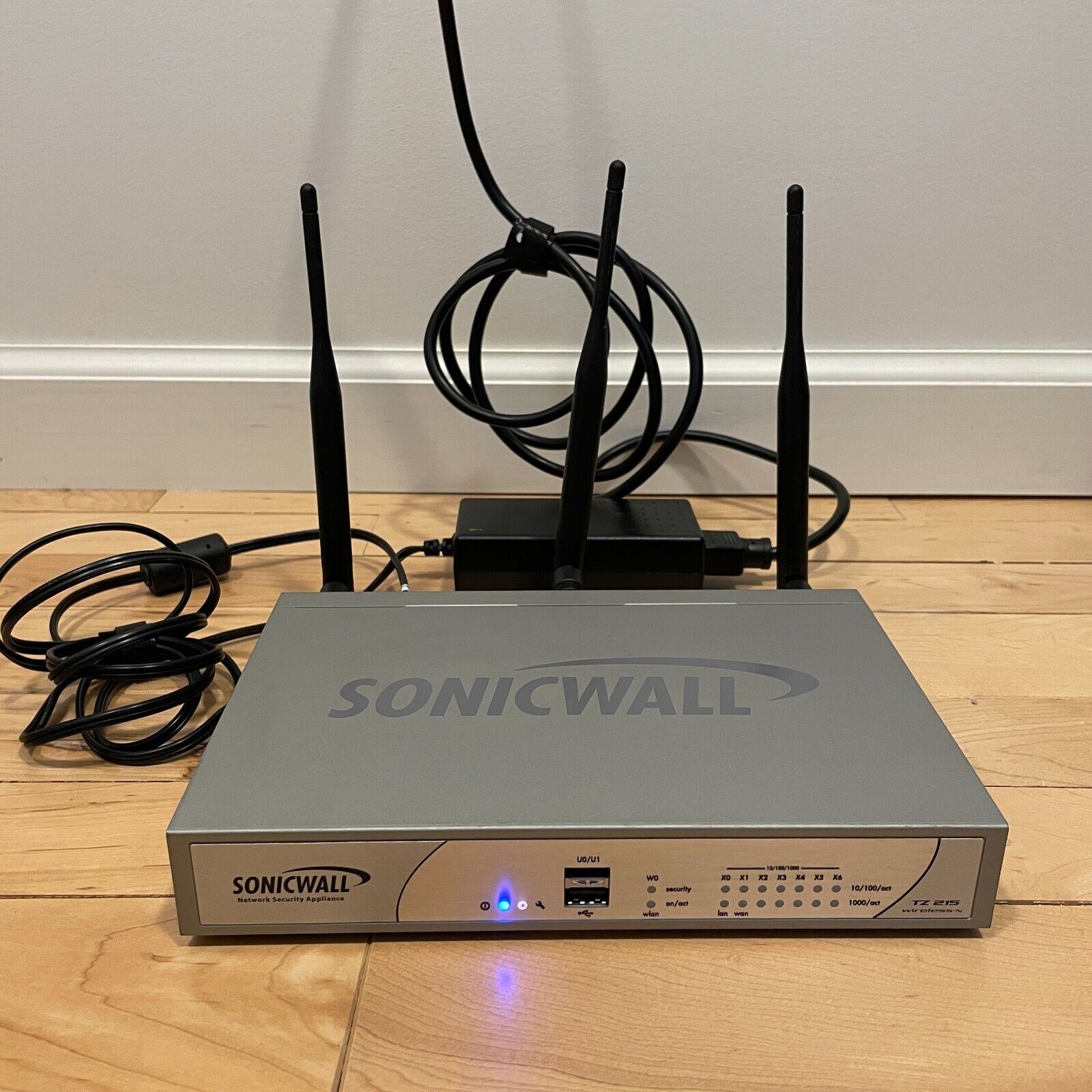 Sonicwall TZ215 7-Port Network Firewall APL24-08E W/ Power Adapter