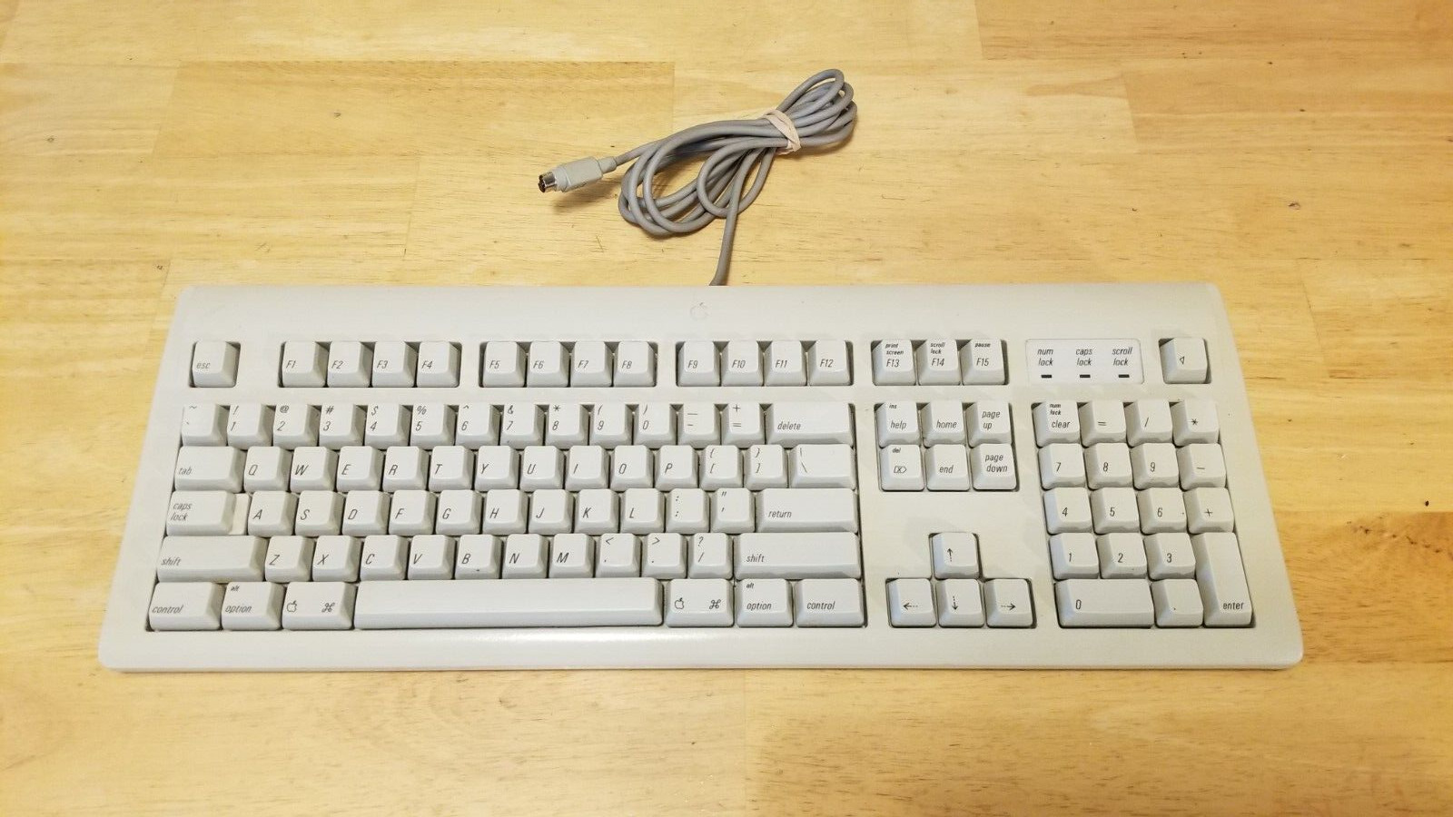 Apple Design Keyboard for Macintosh IIgs ADB Apple Desktop Bus Mac Vintage M2980