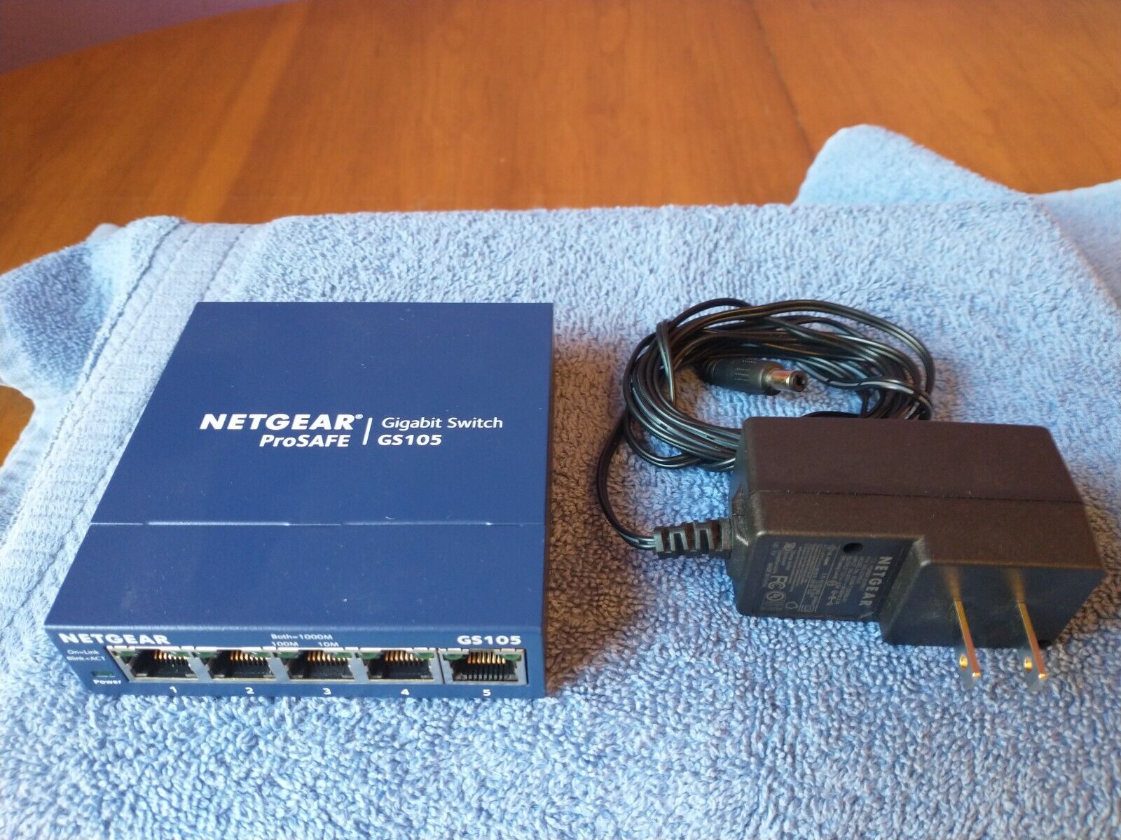 Netgear ProSafe GS105 5-Port Gigabit Switch 
