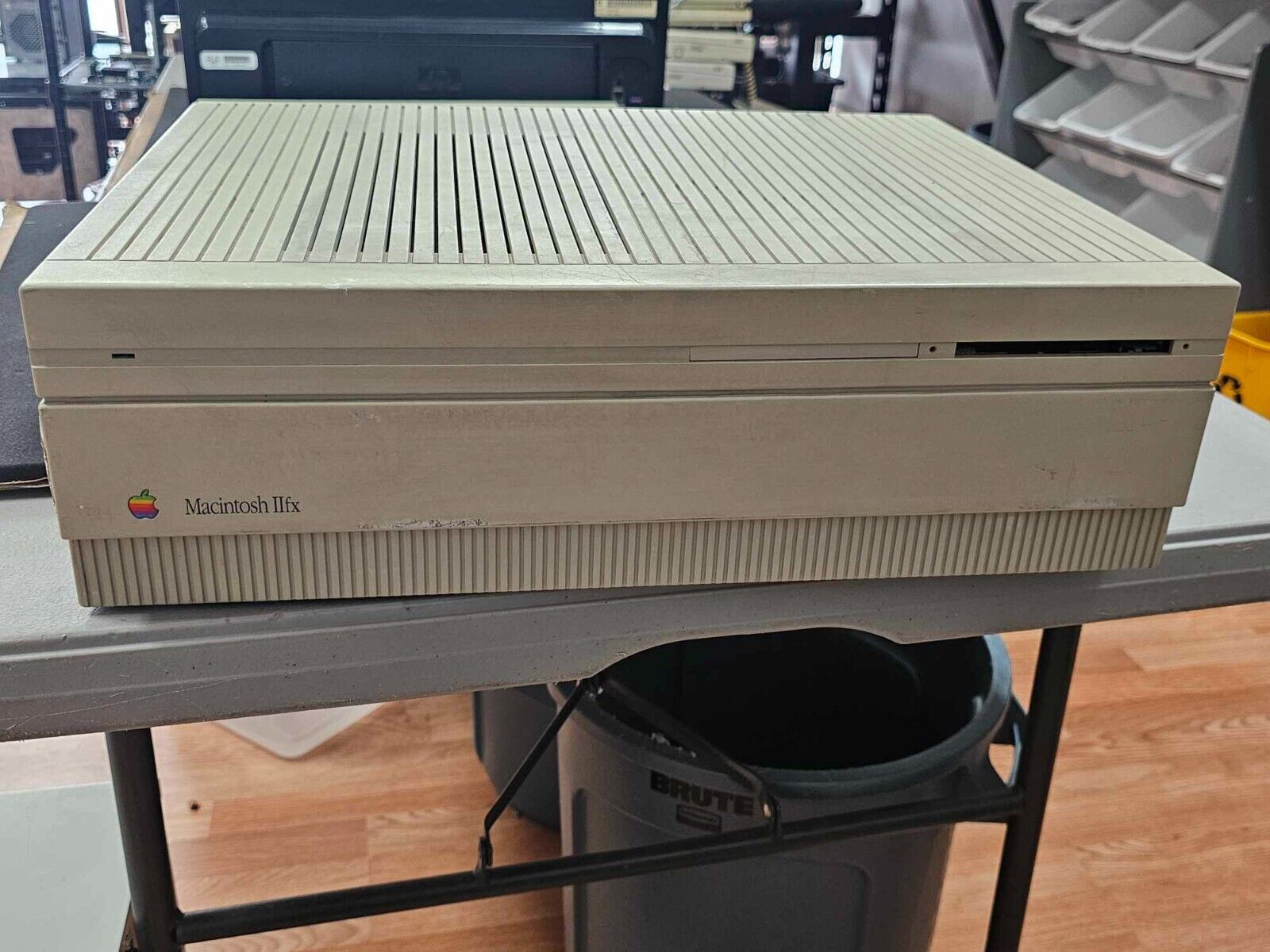 Rare Vintage Apple Macintosh IIfx M5525 68030 8MB 166MB - Completely Original