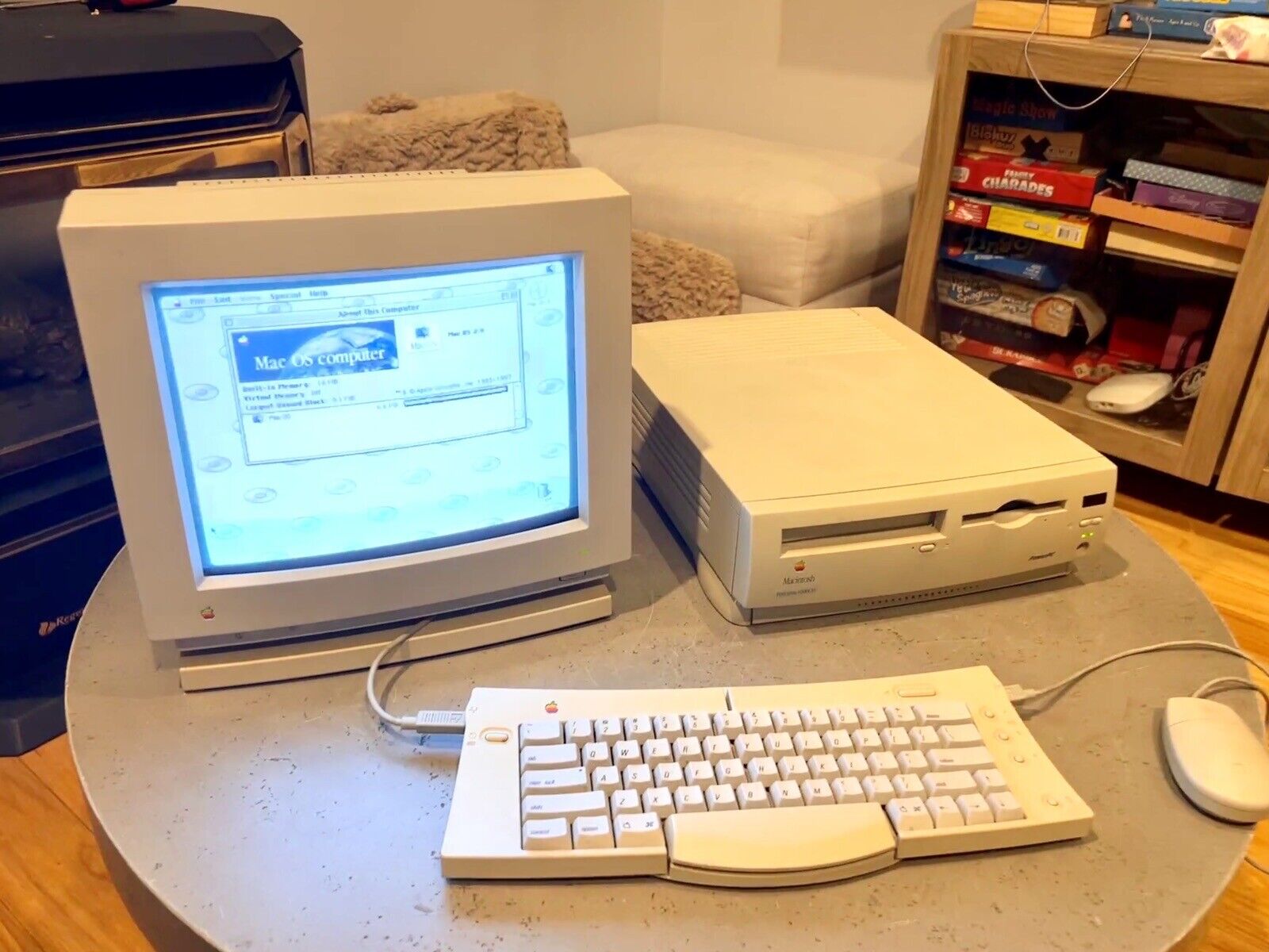 Vintage Macintosh Performa 6300CD - OS 8 - 16MB RAM - Tested - Restored