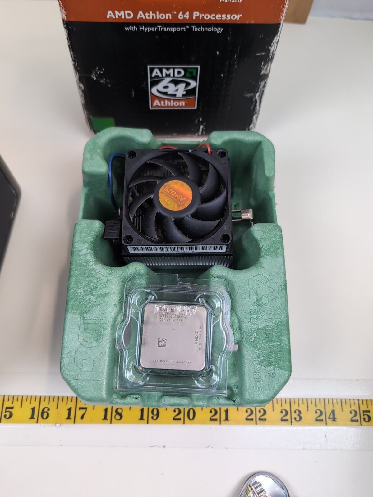 Vintage AMD Athlon 64 3000+ 2.0GHz CPU Computer Processor Socket 754 Heatsink 