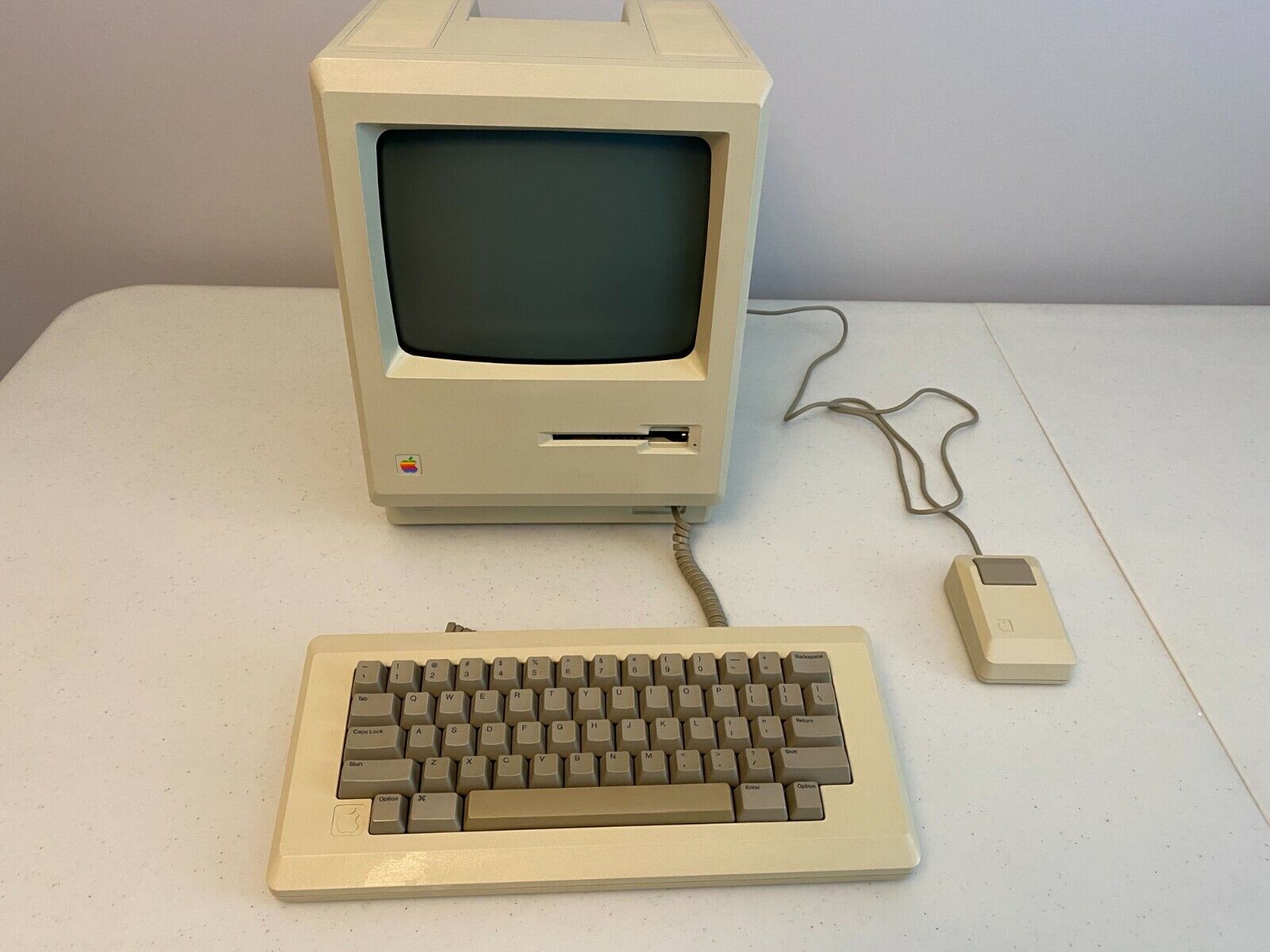 Apple Macintosh 128K M0001 Computer - MINT CONDITION