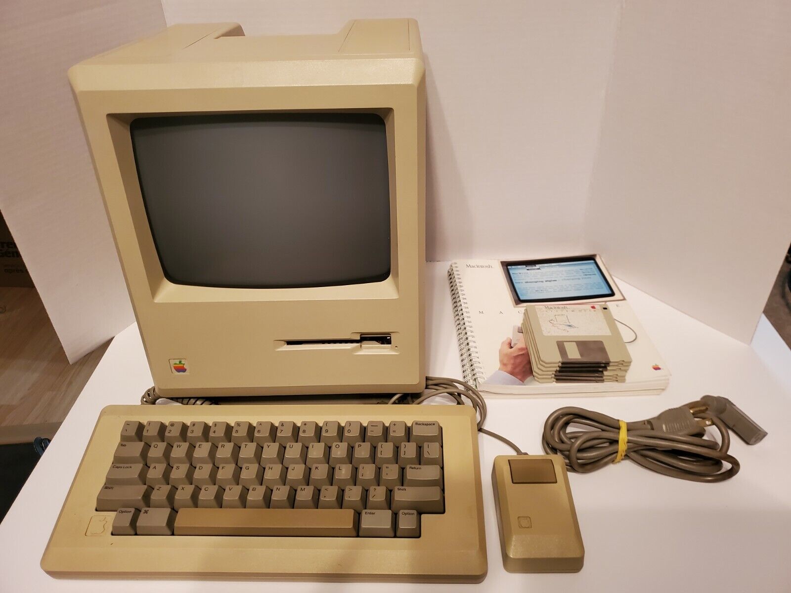 Apple Macintosh 128K M0001 Computer with 128K Badging - Clean & Tested Working