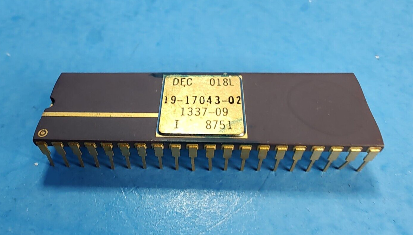 Vintage DEC Digital 018L 19-17043-02 DIP40 Gold Ceramic De/Serializer IC Chip