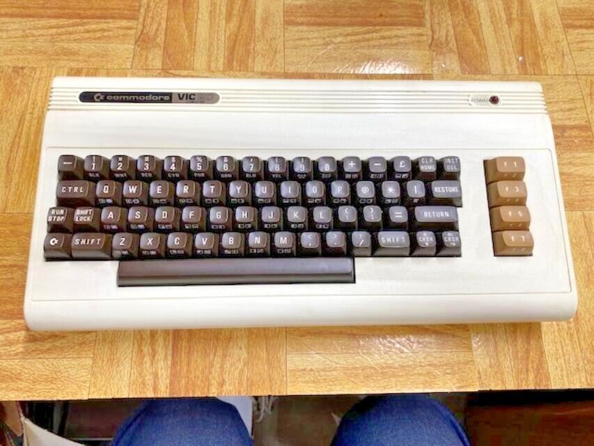 Commodore Vic-20 computer  -  un tested - parts or possible repair