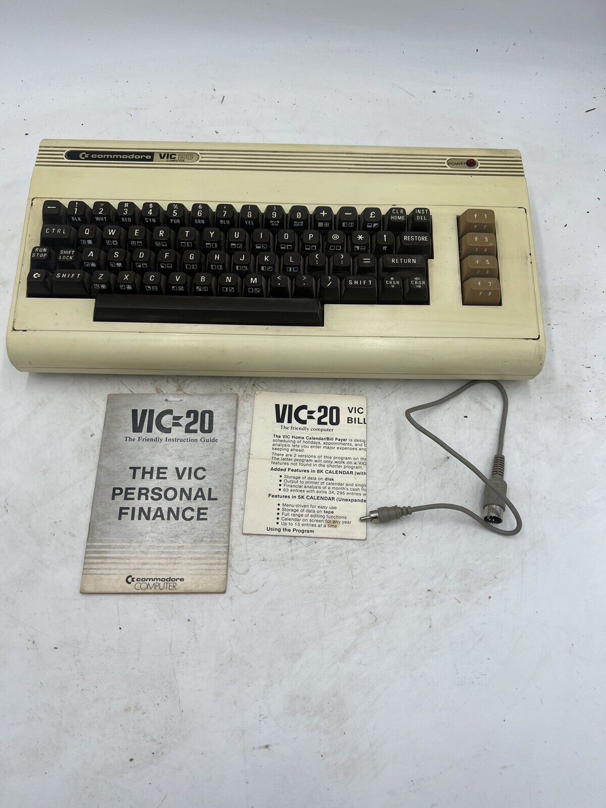 Commodore VIC-20 Personal Color Computer - Untested with papers