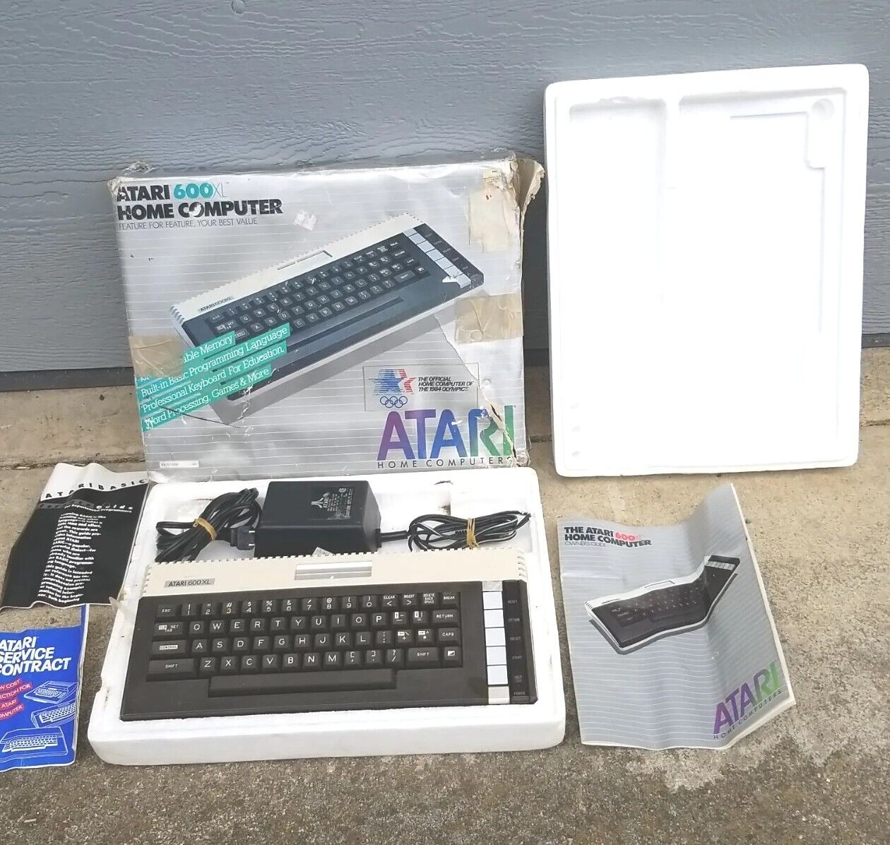 Vintage Atari 600XL 8-bit Home Computer - 1983 with Box & Original Packaging 
