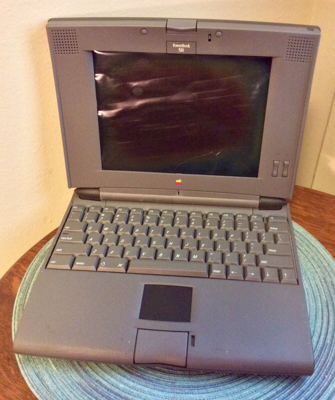 Vintage Apple Macintosh PowerBook 520 Model M4880 *PARTS ONLY*