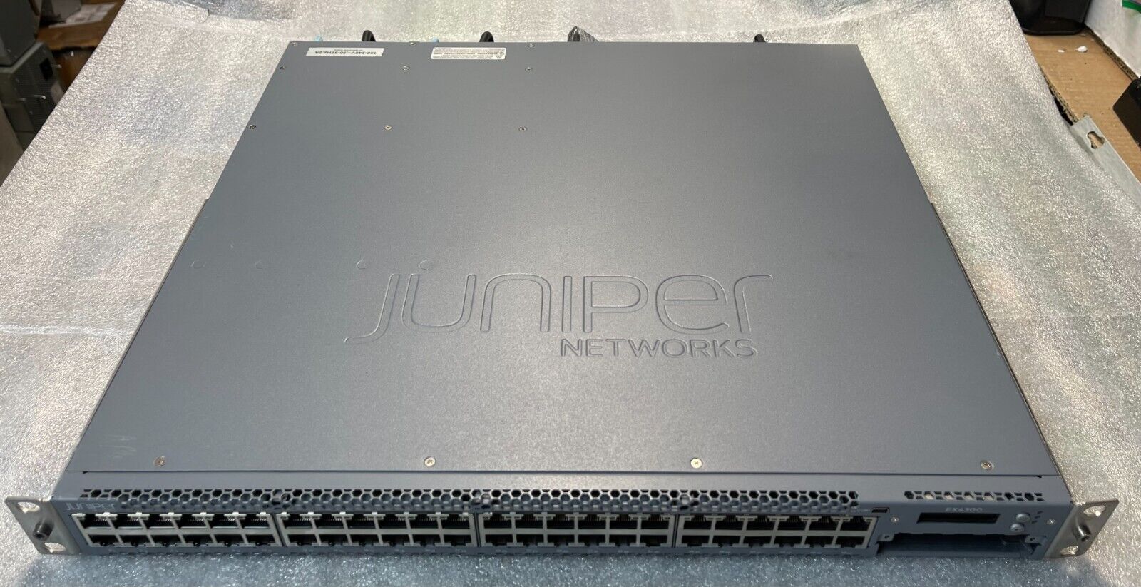 EX4300-48T Juniper  48 port 10/100/1000BASE-T switch with 1 x power supply USED