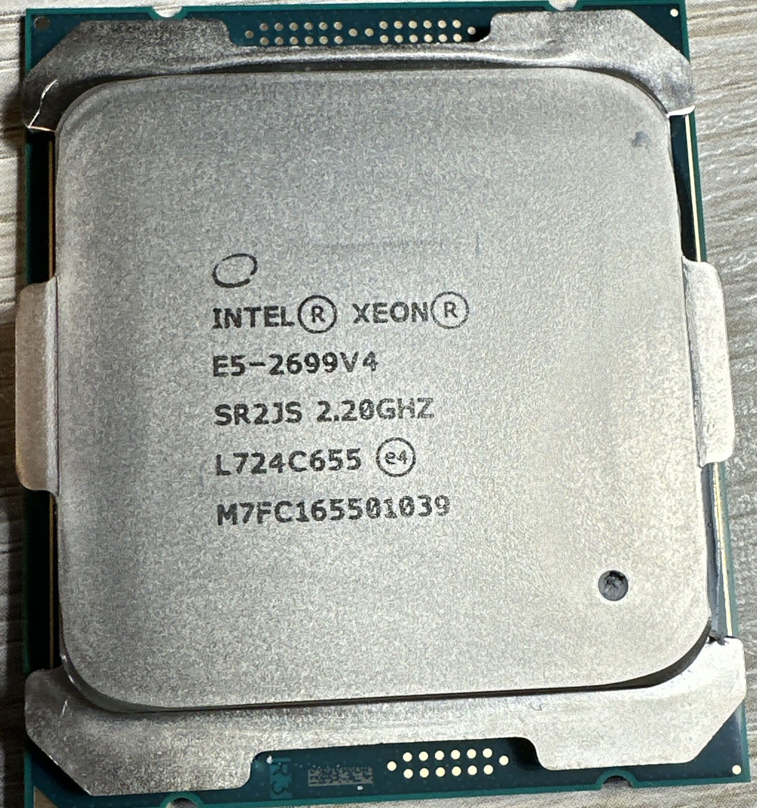 Intel Xeon E5-2699 V4 - 2.2 GHz 22-Core (SR2JS) Processor