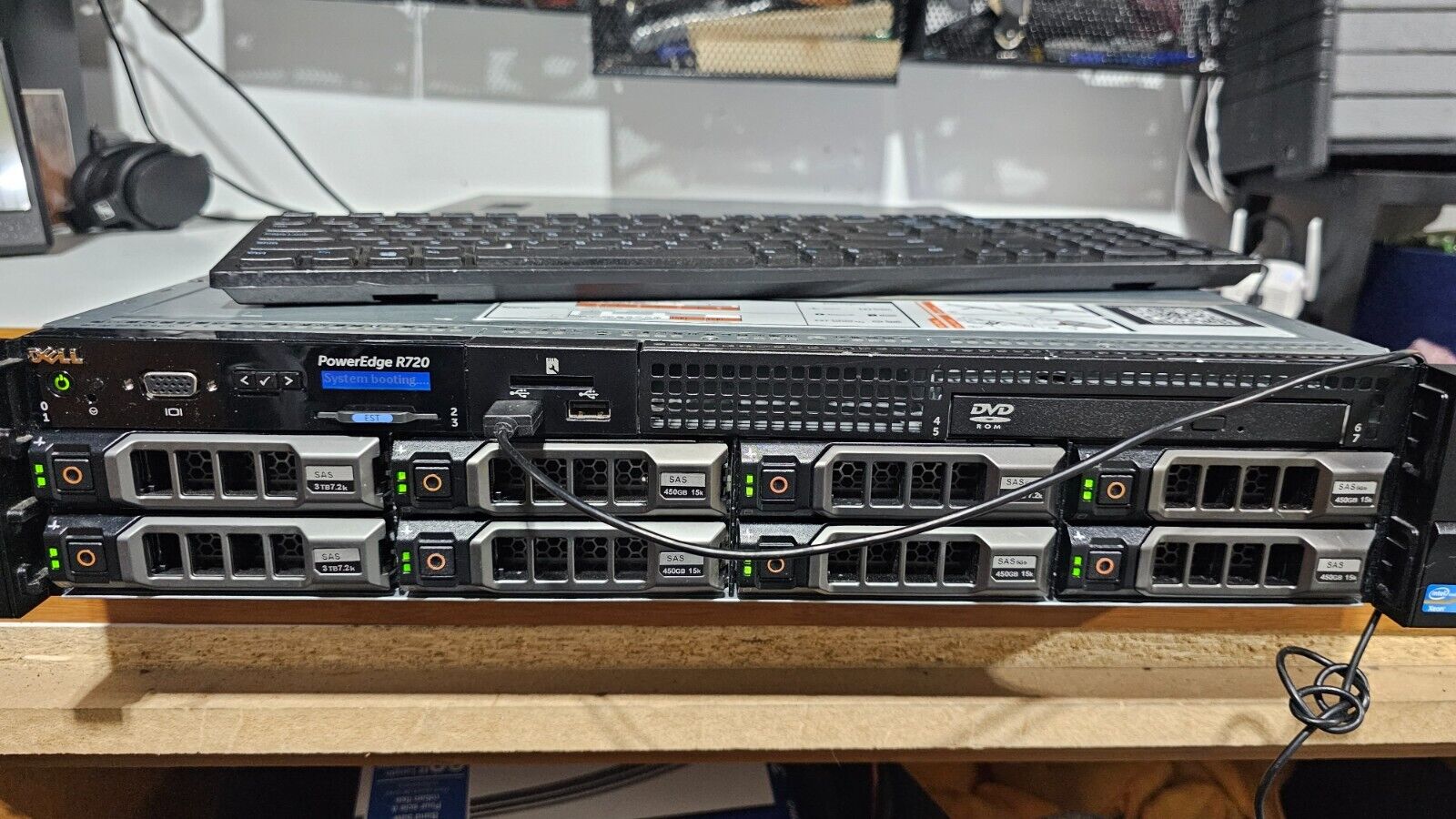Dell PowerEdge R720 Server - 8x3Tb (24Tb), 2x6c 2.5Ghz CPUs, 128Gb RAM, VMware