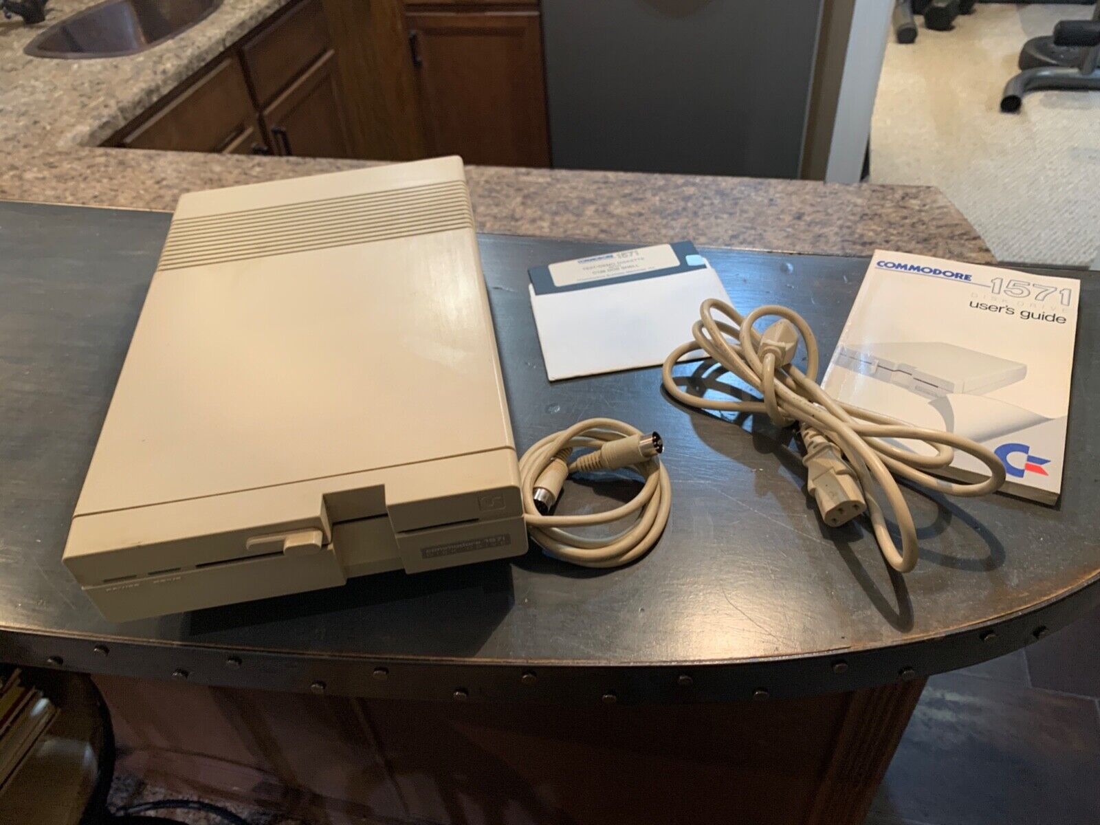 Vintage - COMMODORE 1571 FLOPPY DRIVE WORKS