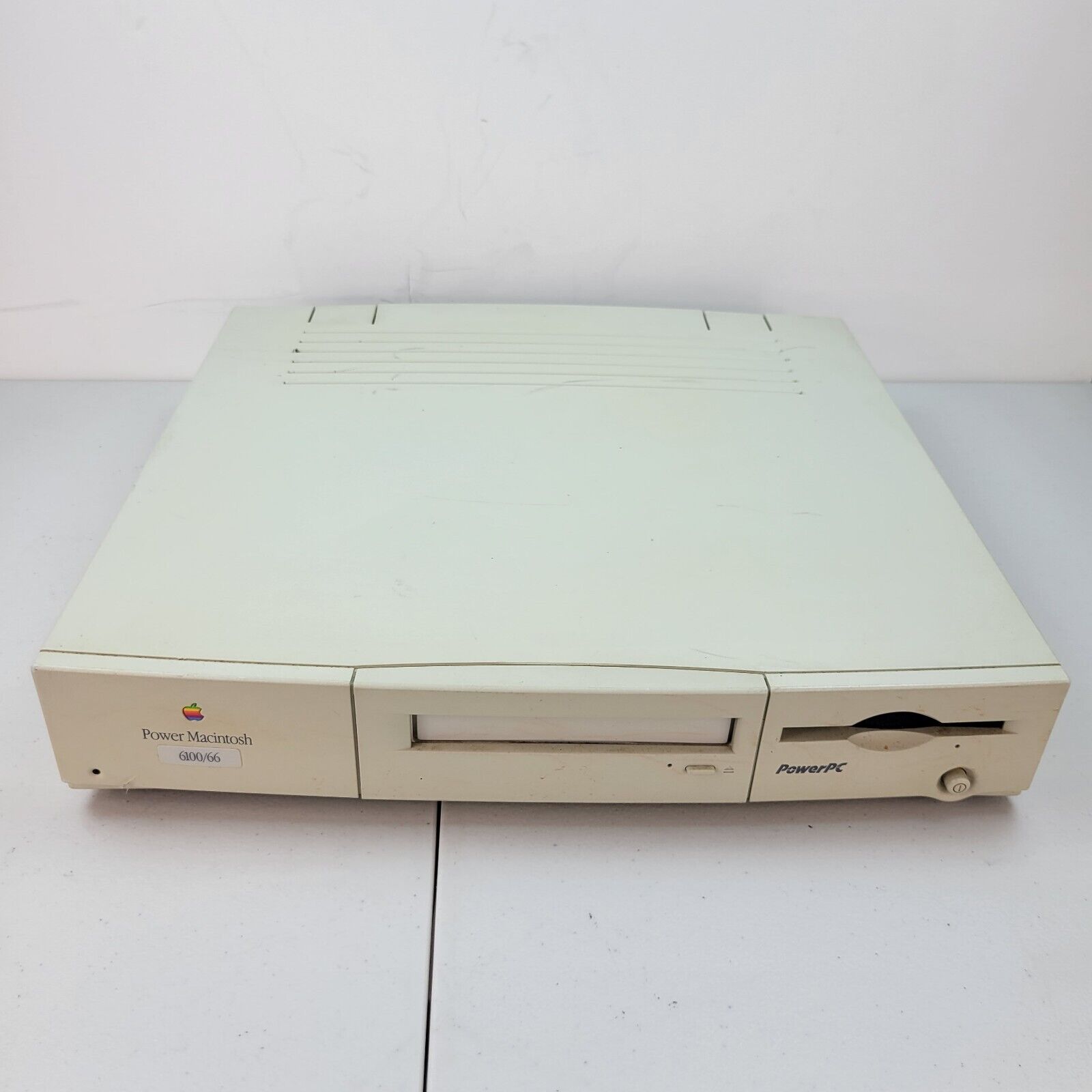 Apple Power Macintosh 6100-66 M1596 Vintage PC Computer Powers On