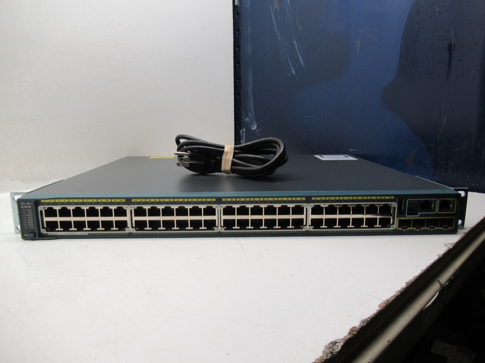 Cisco Catalyst 2960S PoE+ WS-C2960S-48LPS-L V04 Gigabit Ethernet Network Switch