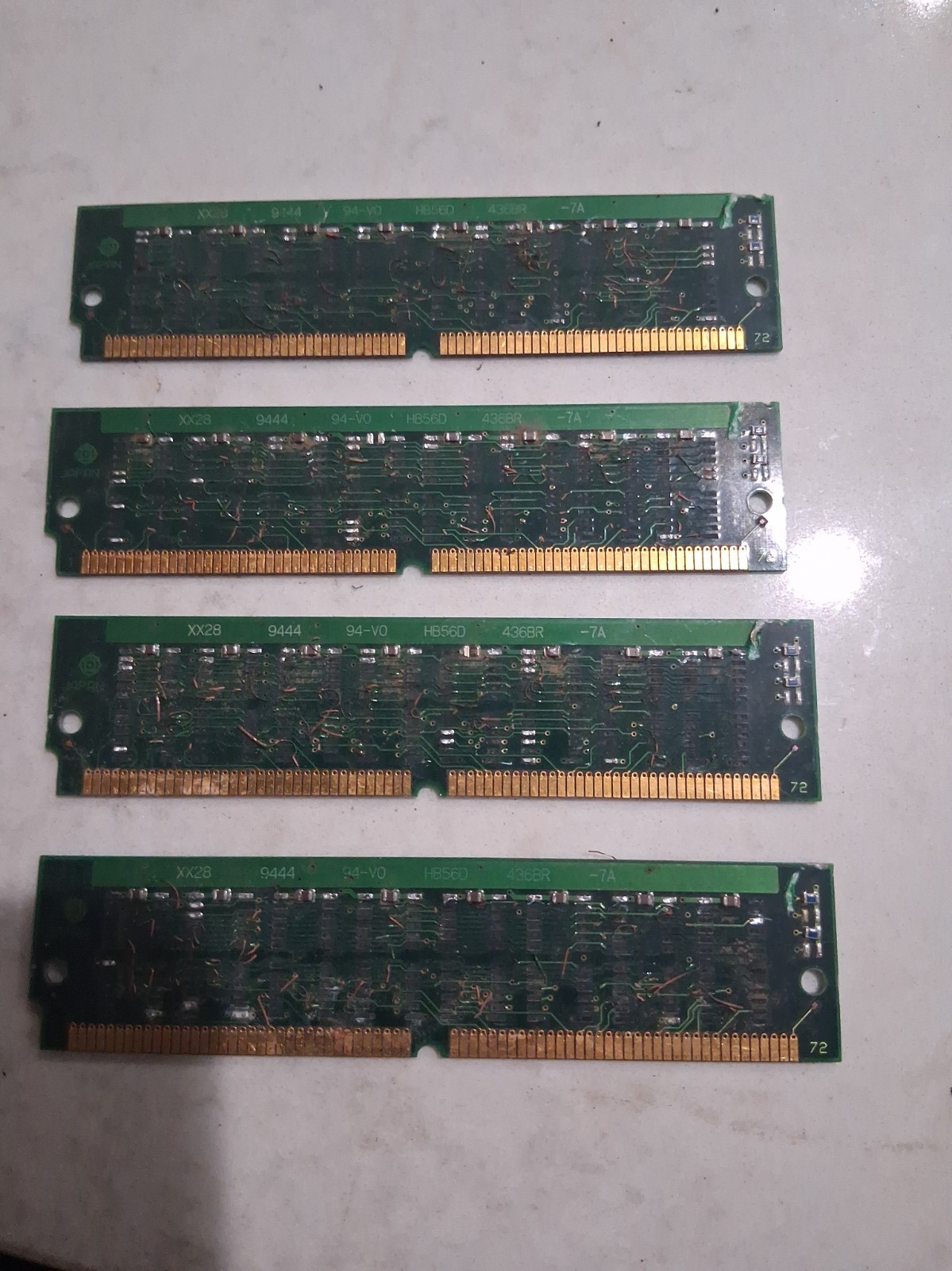 4 vintage 16MB Fast Page Mode (FPM) DRAM memory module. [1, 2]