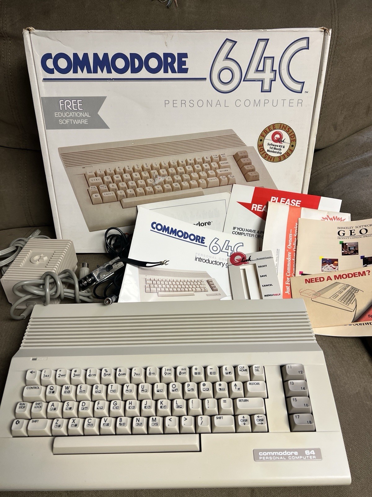 Commodore 64 64C Vintage Computer System Boxed Commodore 64 64C Vintage Computer System Boxed
