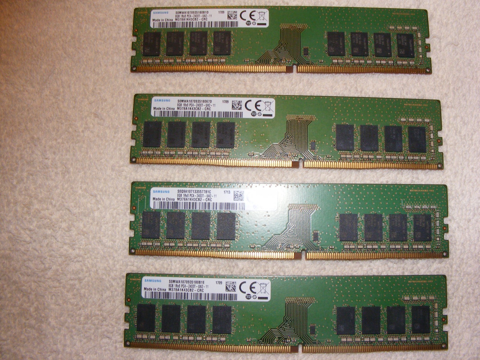 Samsung 32GB (4x8GB) DDR4 PC-2400T UDIMM Memory RAM Samsung 32GB (4x8GB) DDR4 PC-2400T UDIMM Memory RAM