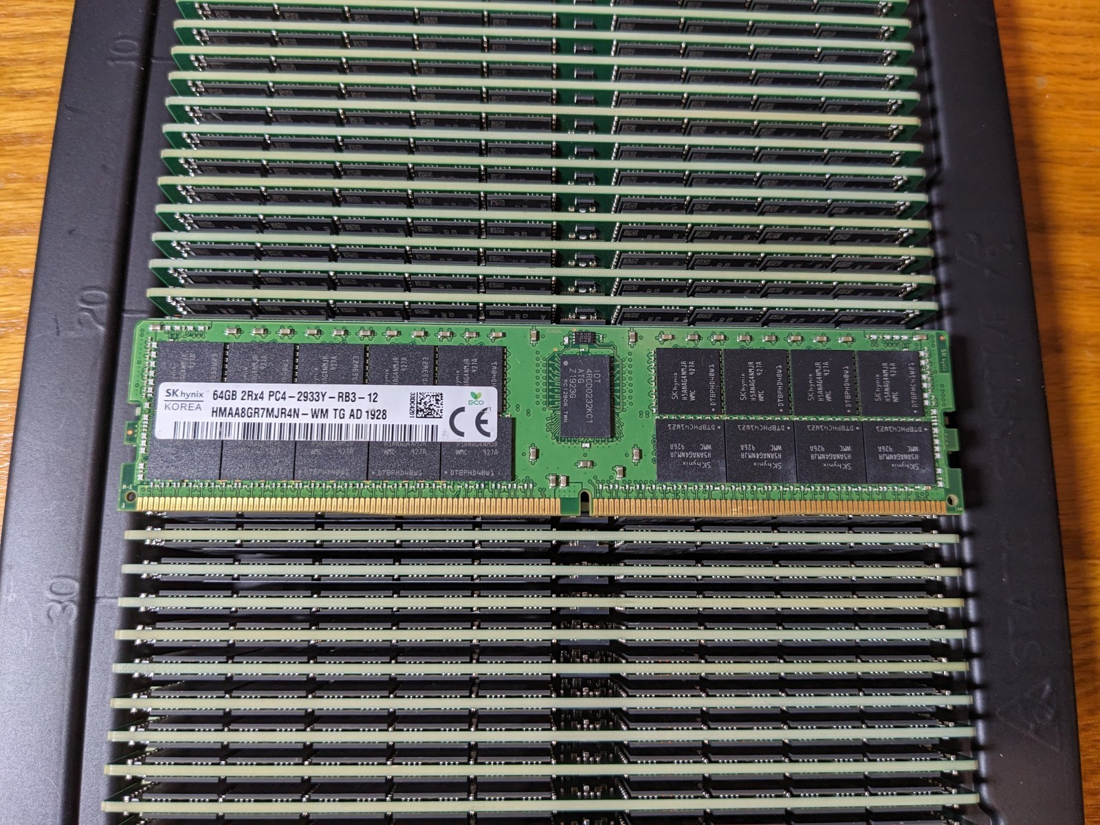 Hynix 64gb PC4-2933Y 2Rx4 DDR4 ECC RDIMM Server Memory HMAA8GR7MJR4N-WM Hynix 64gb PC4-2933Y 2Rx4 DDR4 ECC RDIMM Server Memory HMAA8GR7MJR4N-WM