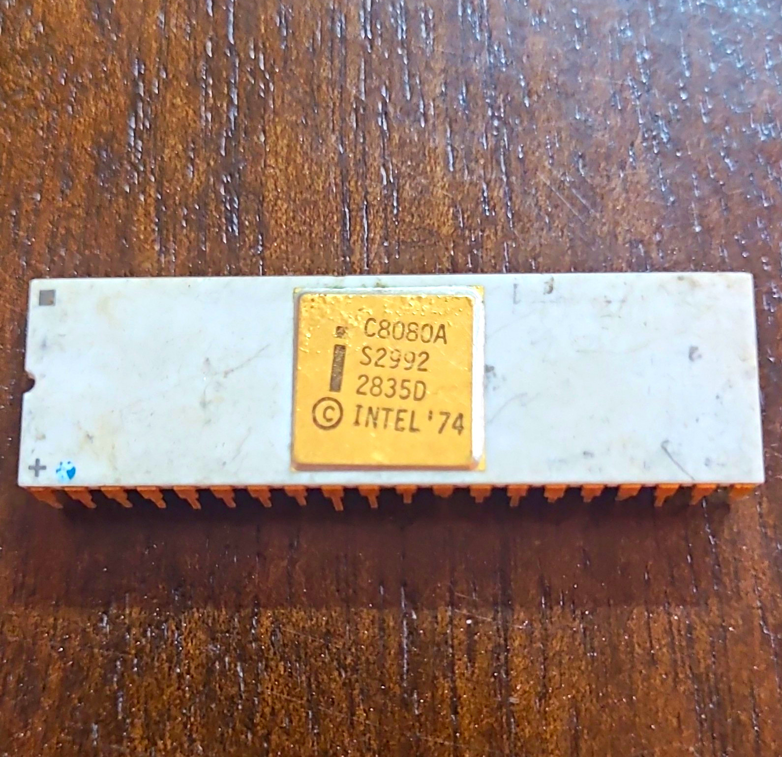 Intel 8080A Vintage ceramic chip - 1 leg missing w/ some corrosion (BO)