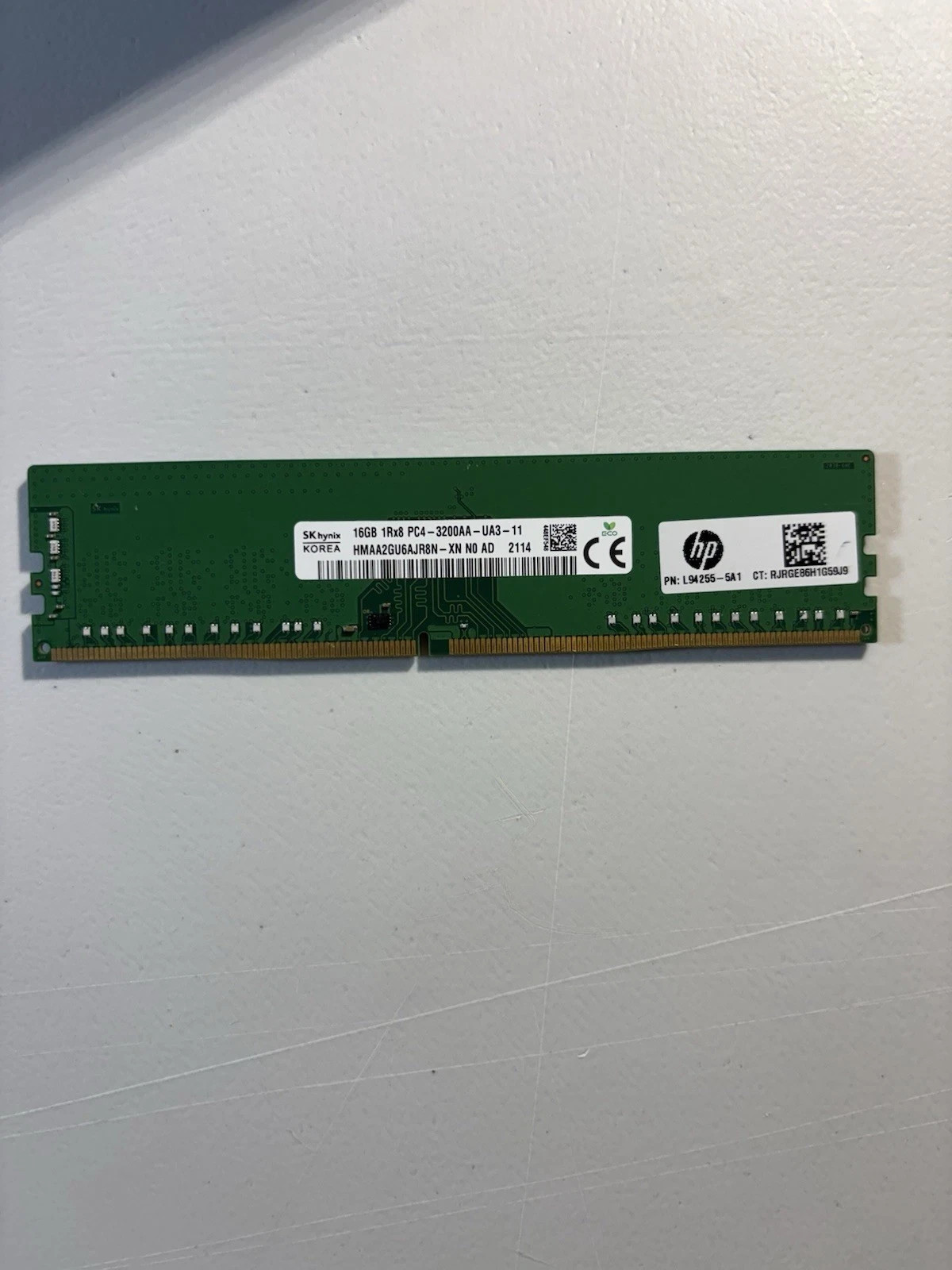 SK hynix 16GB DDR4 SDRAM DIMM PC4-3200AA 288-Pin SK hynix 16GB DDR4 SDRAM DIMM PC4-3200AA 288-Pin