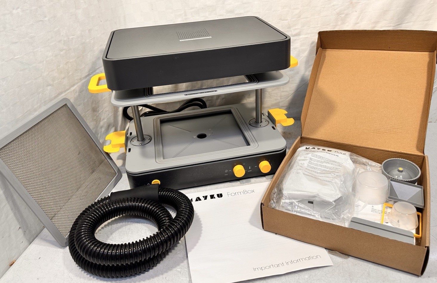 MAYKU FormBox Desktop Vacuum Forming Machine W / Starter Kit