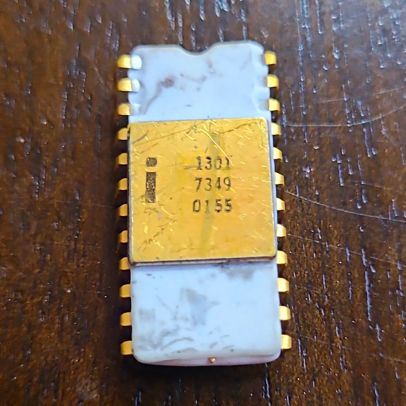Intel 1301 Vintage collectable IC Ceramic DIP  - possible cracked casing (BO)