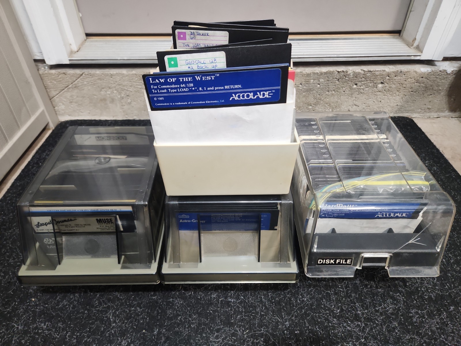 250+ Vintage Commodore 64 128 Floppy Disks Lot w/ 3 Storage Cases AS IS Untested