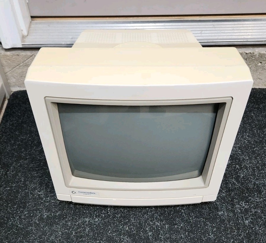 Commodore Video Monitor 1084S-D2 for Amiga AS-IS POWERS UP NEEDS POWER SWITCH Commodore Video Monitor 1084S-D2 for Amiga AS-IS POWERS UP NEEDS POWER SWITCH
