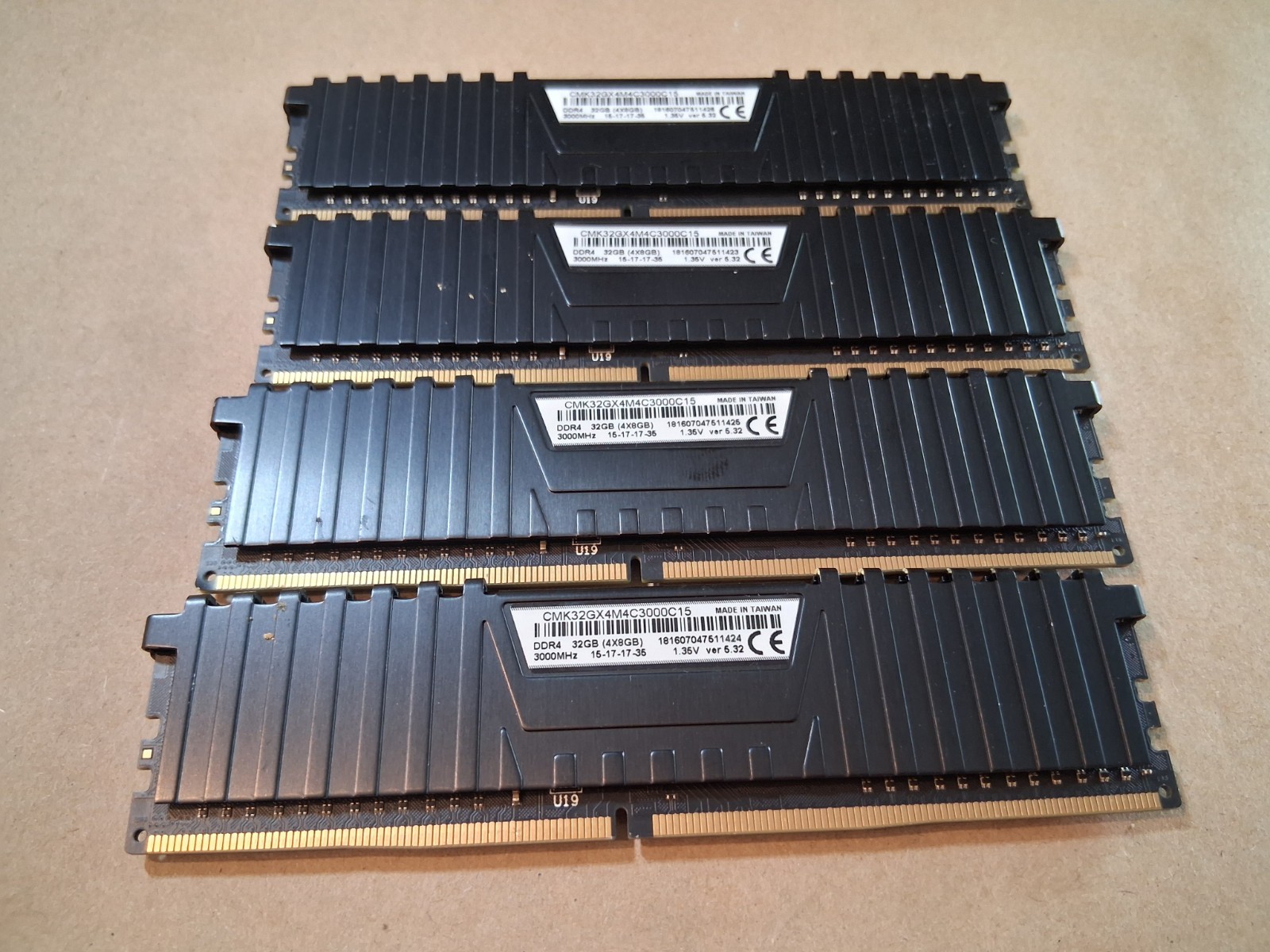 Corsair Vengeance LPX 32GB (4x8GB) RAM DDR4 3000MHz CMK32GX4M4C3000C15 Corsair Vengeance LPX 32GB (4x8GB) RAM DDR4 3000MHz CMK32GX4M4C3000C15