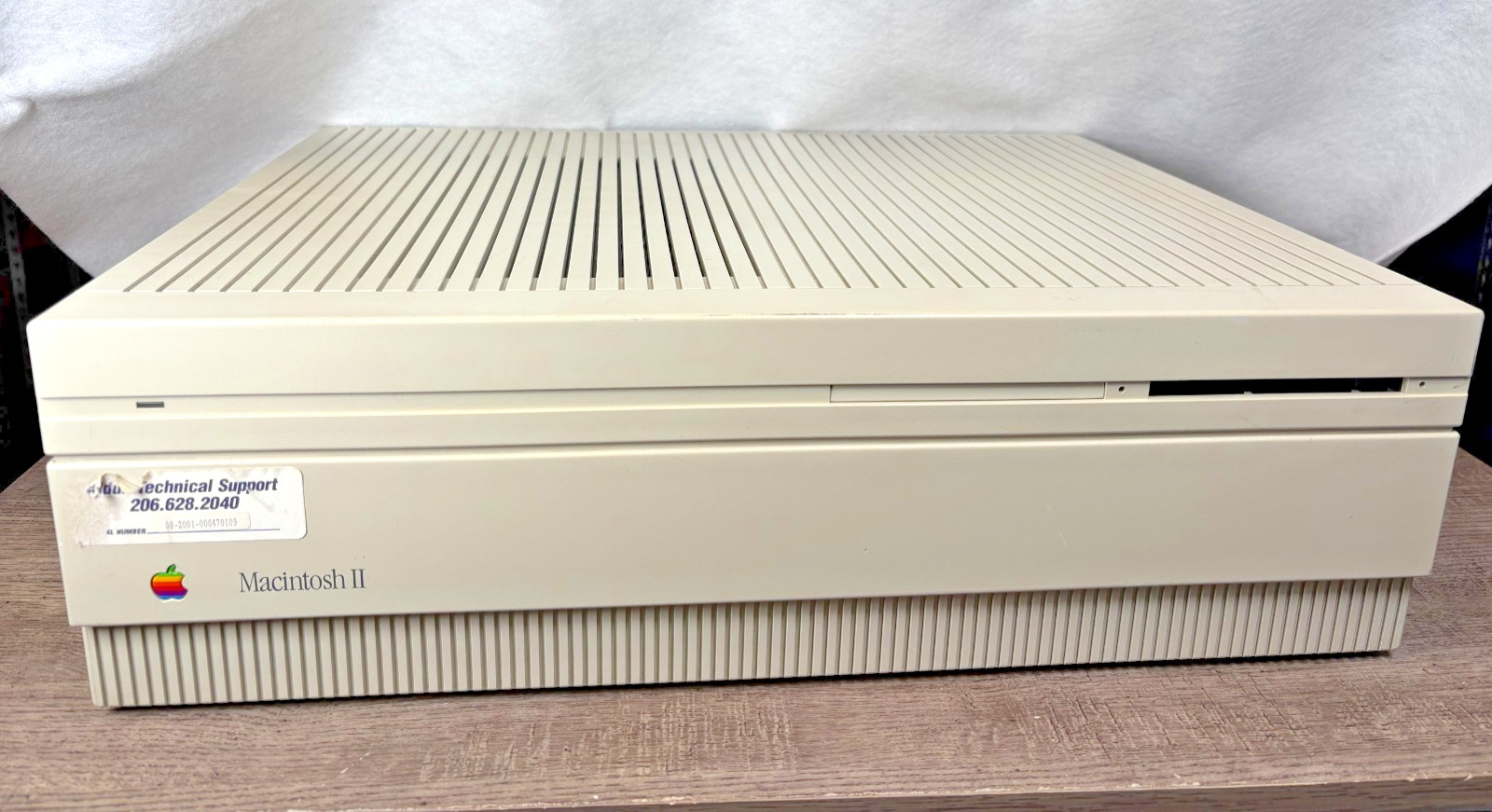 Vintage Apple Macintosh II M5000 - UNTESTED - Read Full Description* Vintage Apple Macintosh II M5000 - UNTESTED - Read Full Description*