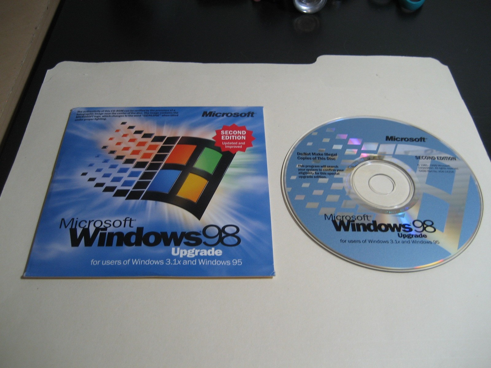 Vintage Microsoft Windows 98 Upgrade - Second Edition Software CD With Key Vintage Microsoft Windows 98 Upgrade - Second Edition Software CD With Key