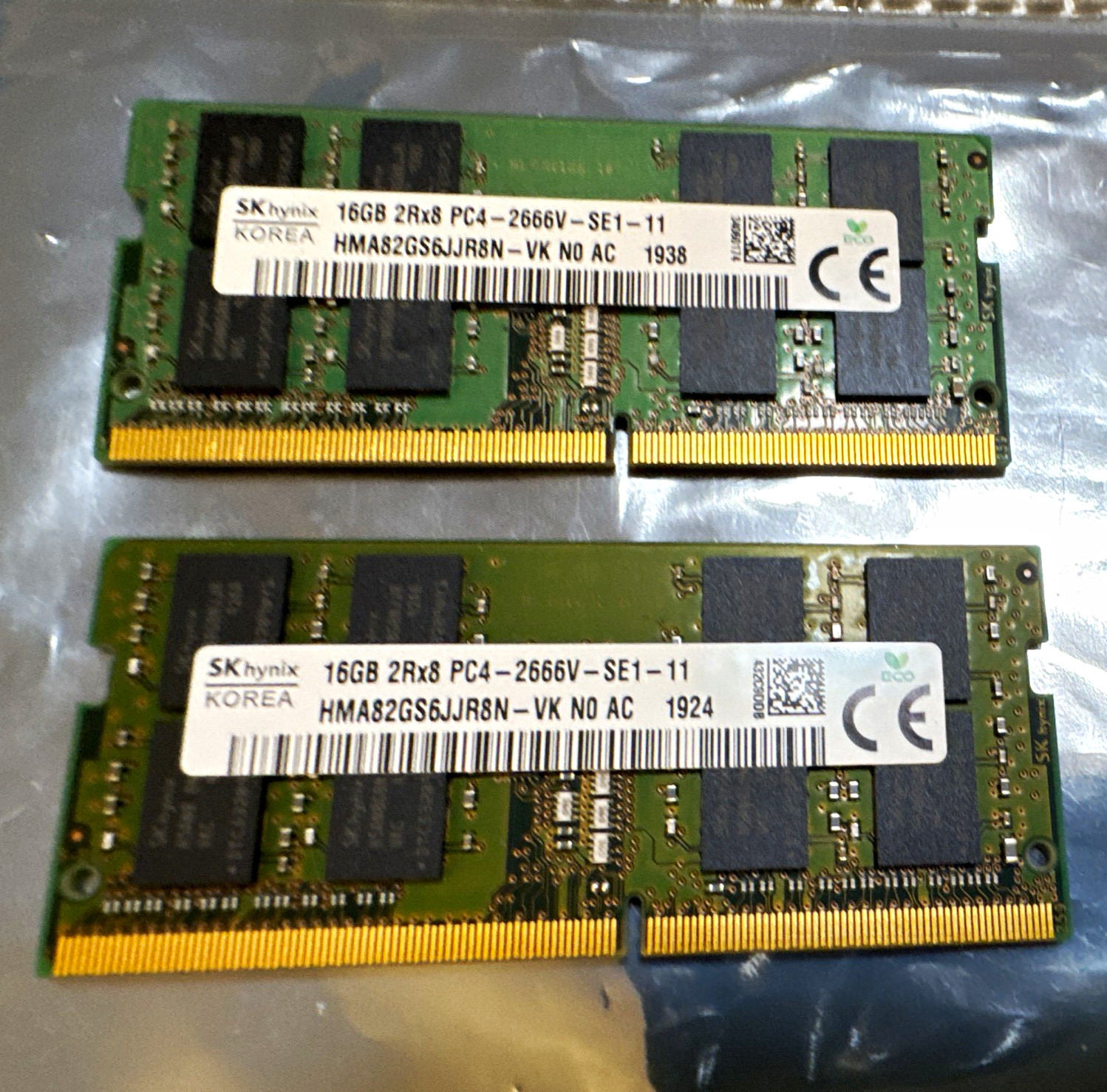 SK hynix 32GB Kit (2x16GB) DDR4 PC4-2666V 260-Pin SO-DIMM HMA82GS6AJR8N-VK SK hynix 32GB Kit (2x16GB) DDR4 PC4-2666V 260-Pin SO-DIMM HMA82GS6AJR8N-VK