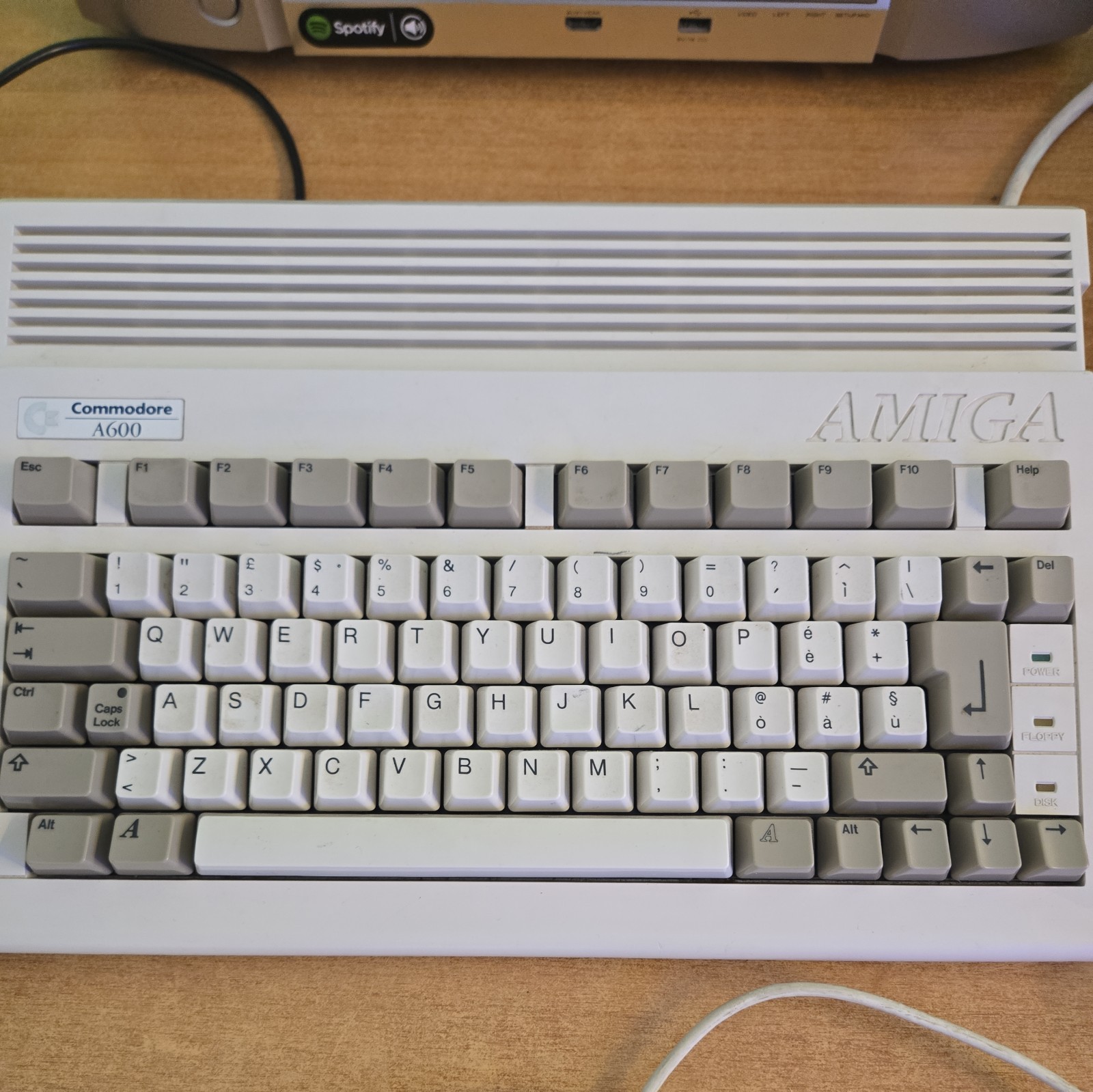 CCOMMODORE AMIGA A600 