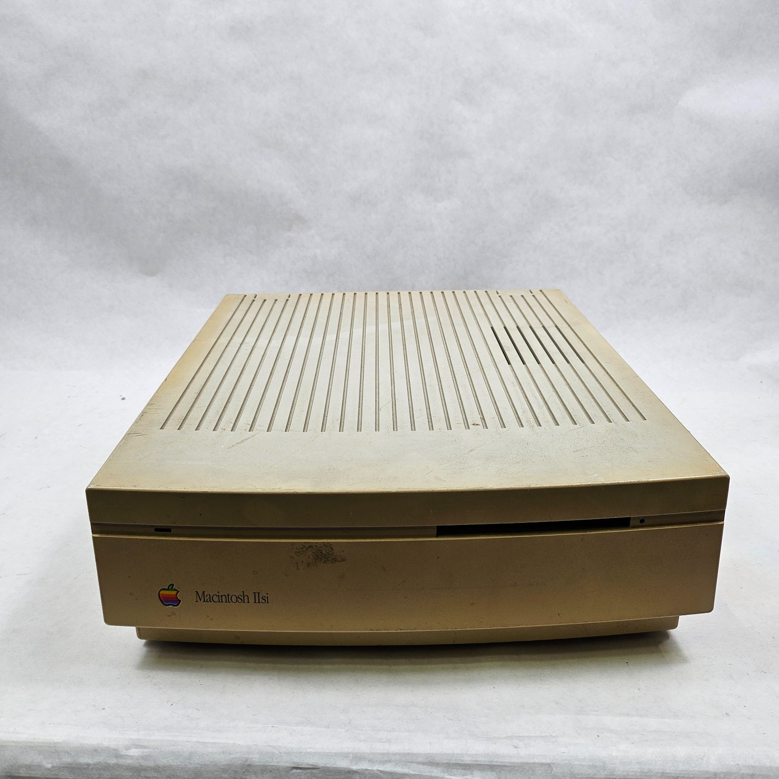 Vintage Apple Macintosh IIsi Desktop Computer Parts Repair