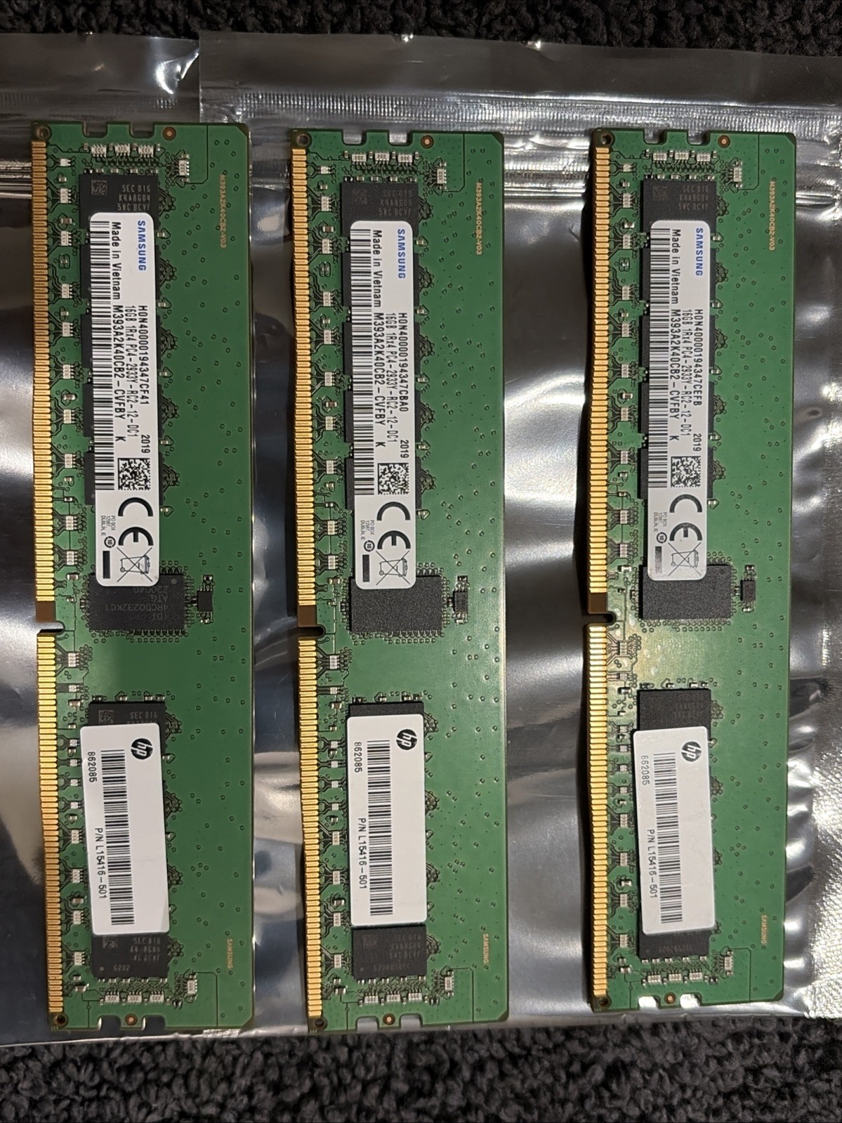 Samsung 3x16GB (48GB) PC4-2933Y DDR4 1Rx4 RDIMM RAM M393A2K40DB2-CVFBY