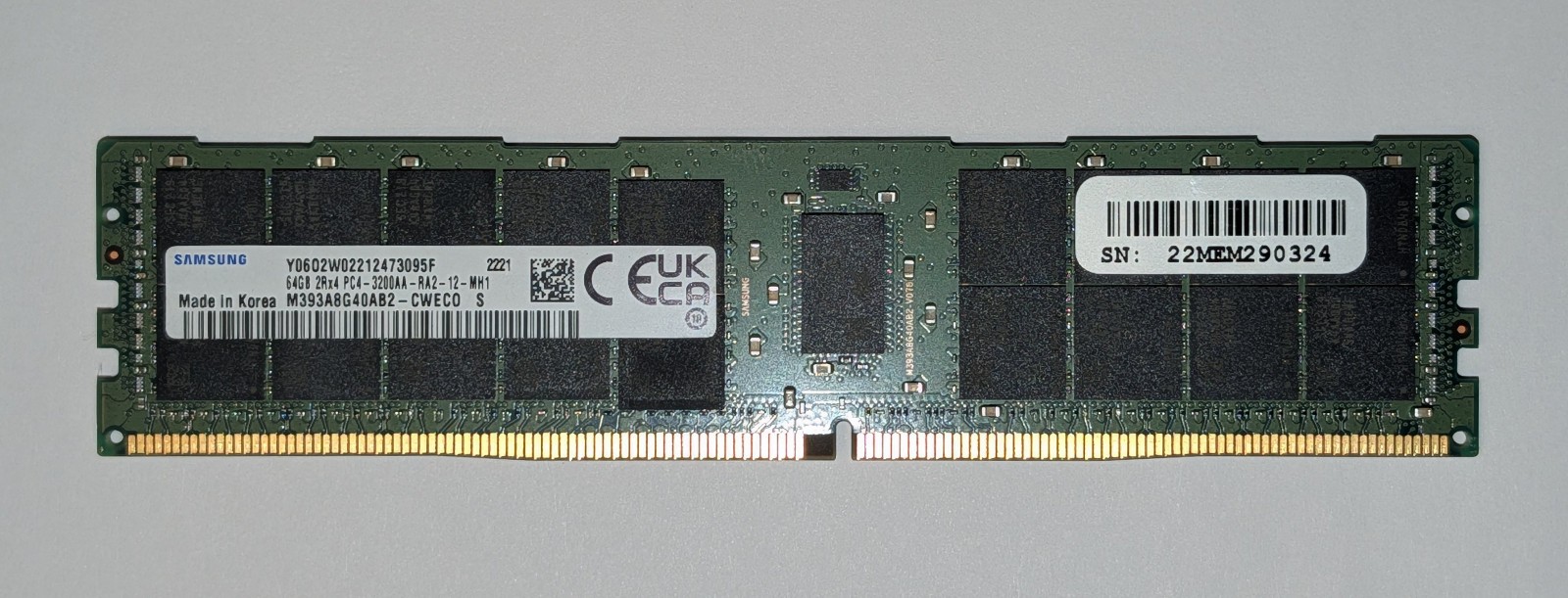 Samsung M393A8G40AB2-CWE 64GB DDR4-3200AA PC4-25600 2Rx4 ECC RDIMM Server Memory