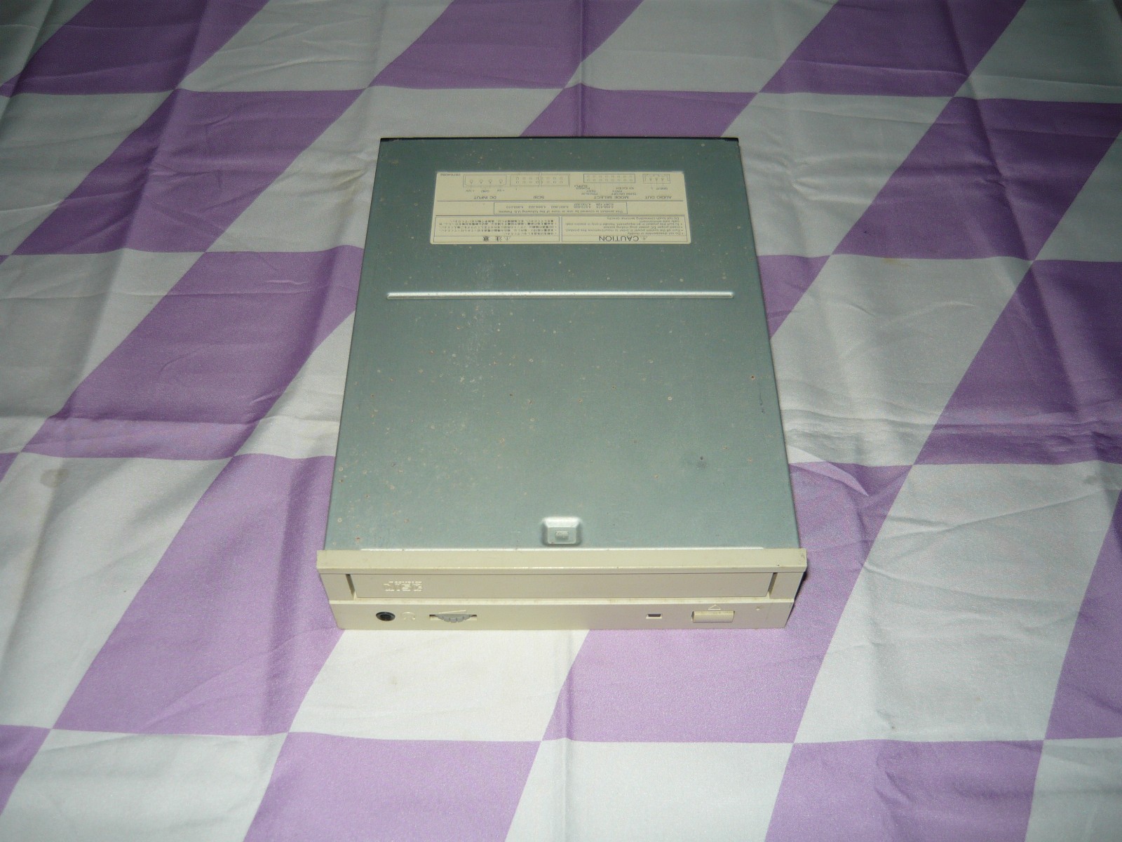 Vintage Toshiba XM-6201B SCSI 50 Pin CD-ROM Optical Drive Used Vintage Toshiba XM-6201B SCSI 50 Pin CD-ROM Optical Drive Used