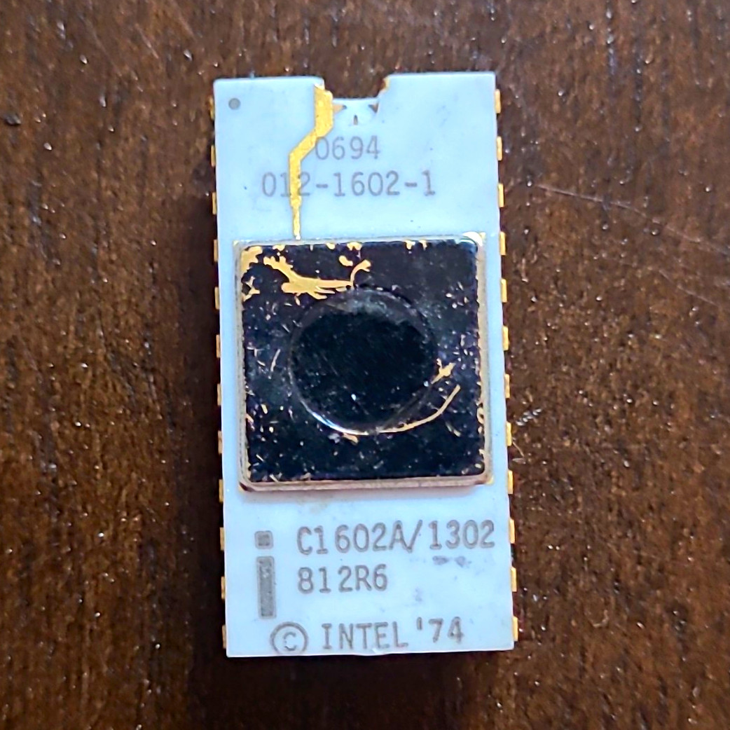 Intel C1602A/1302 White ceramic vintage collectable chip  ALL LEGS INTACT