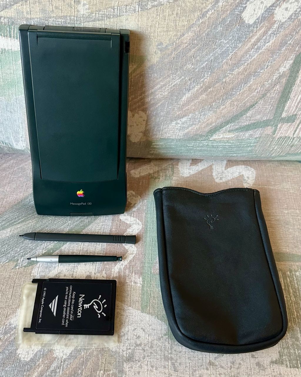 Vintage Apple Newton MessagePad 130 PDA - Working, Clean + Batteries & Extras
