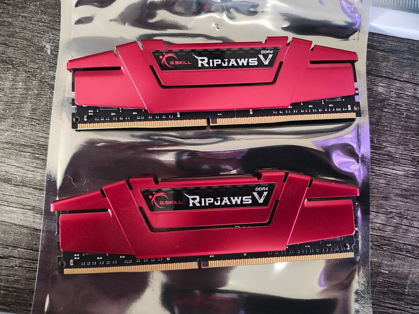 16GB 2x8GB DDR4 3000MHz CL16 1.35V Dual Channel Desktop Memory RAM