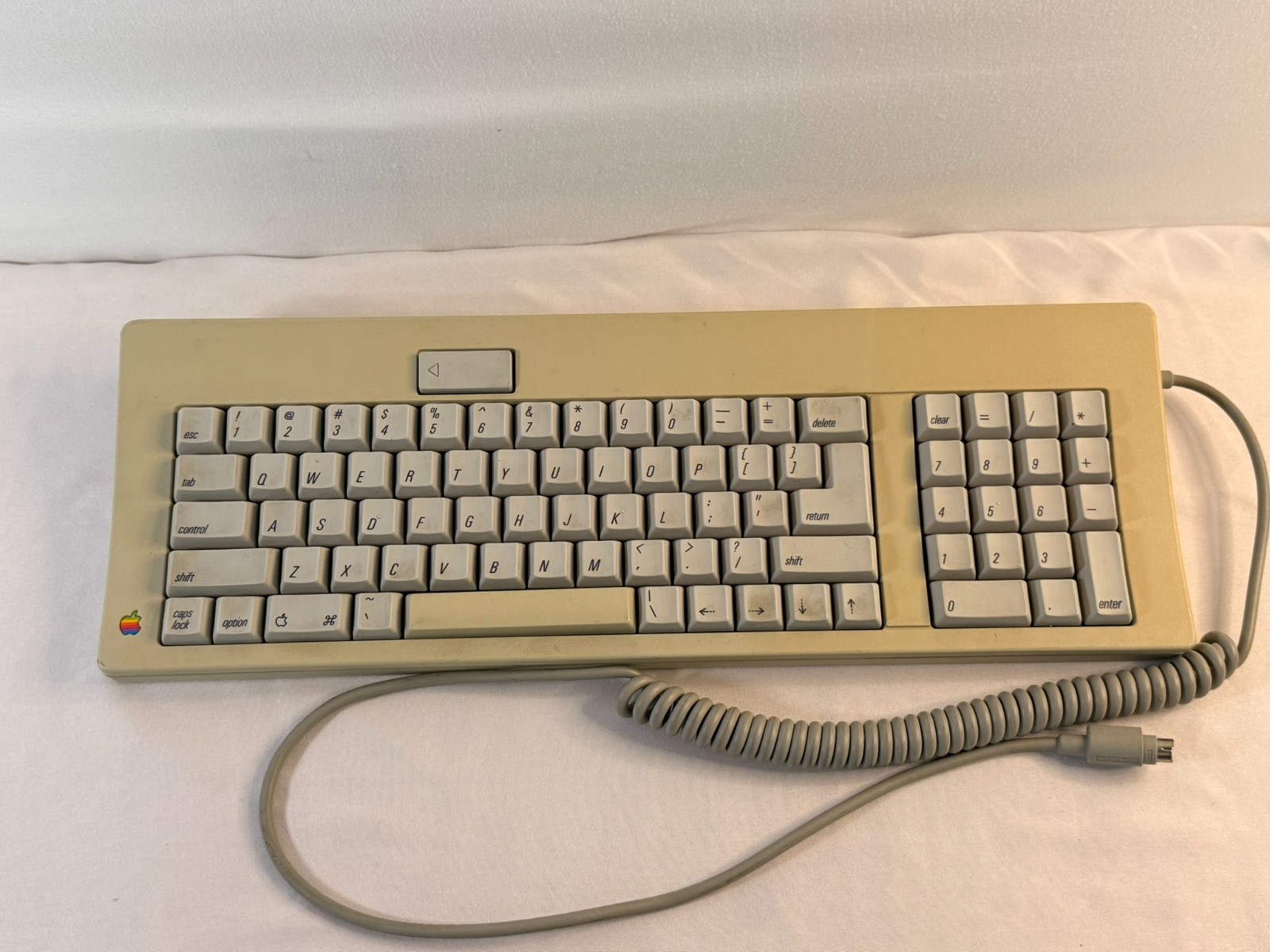 Vintage Apple Keyboard M0116 ADB Macintosh Mechanical Tested Working w Cable