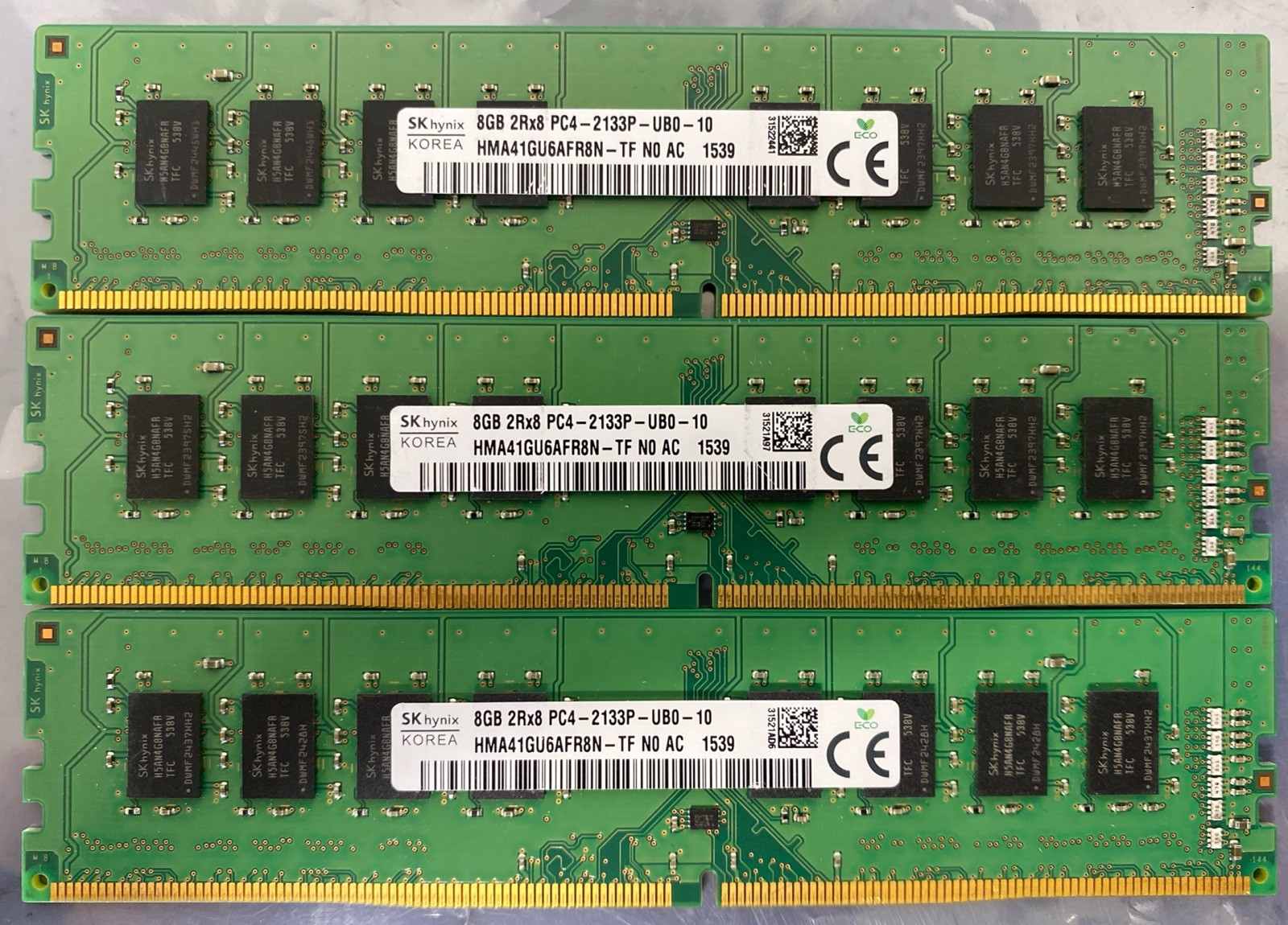 SK hynix 24GB (3 x 8GB) HMA41GU6AFR8N-TF PC4-2133P 2Rx8 DDR4 Desktop RAM