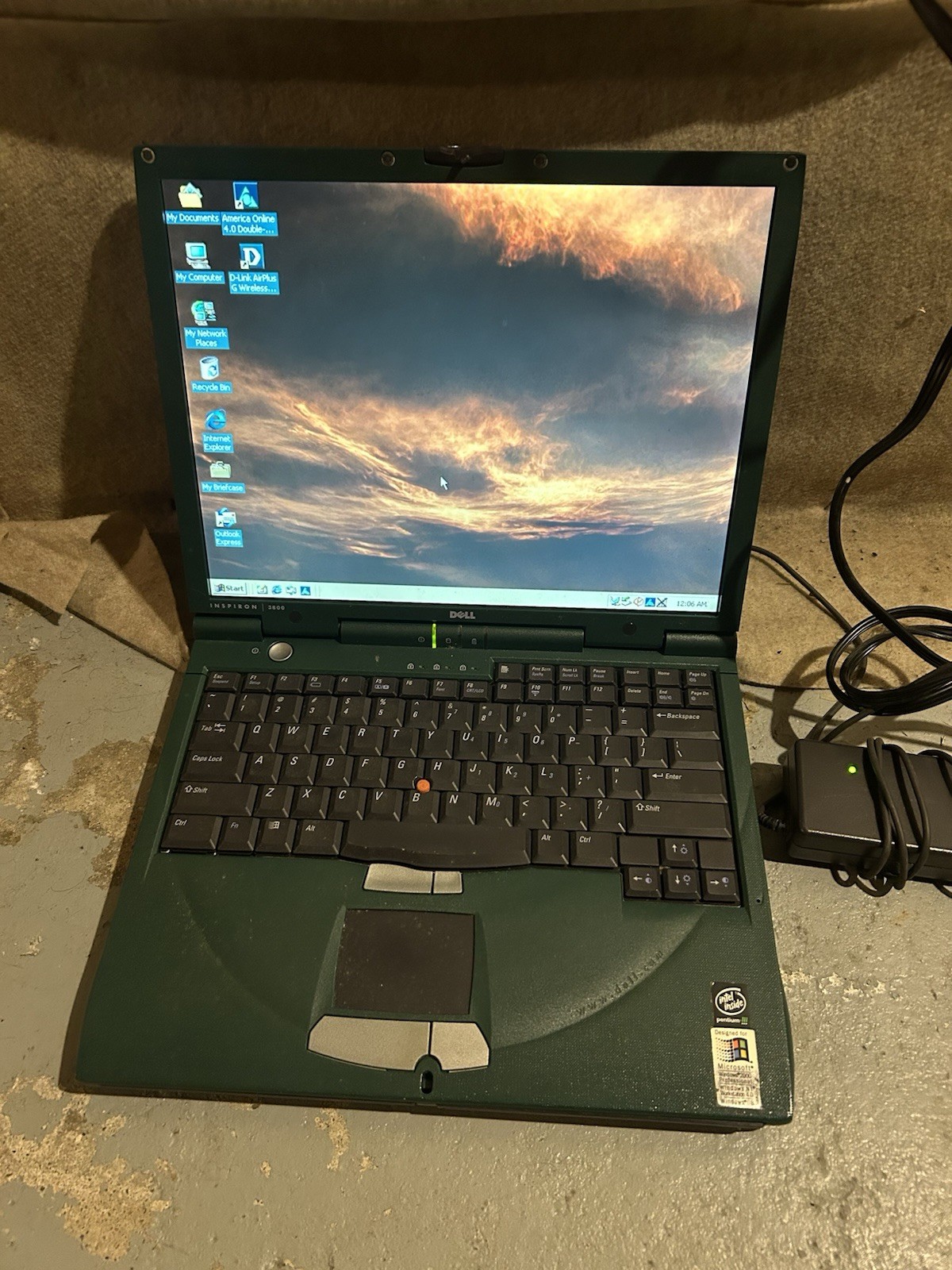 Dell Inspiron 3800 Forest Green Vintage Laptop - Windows 2000 - Pentium III