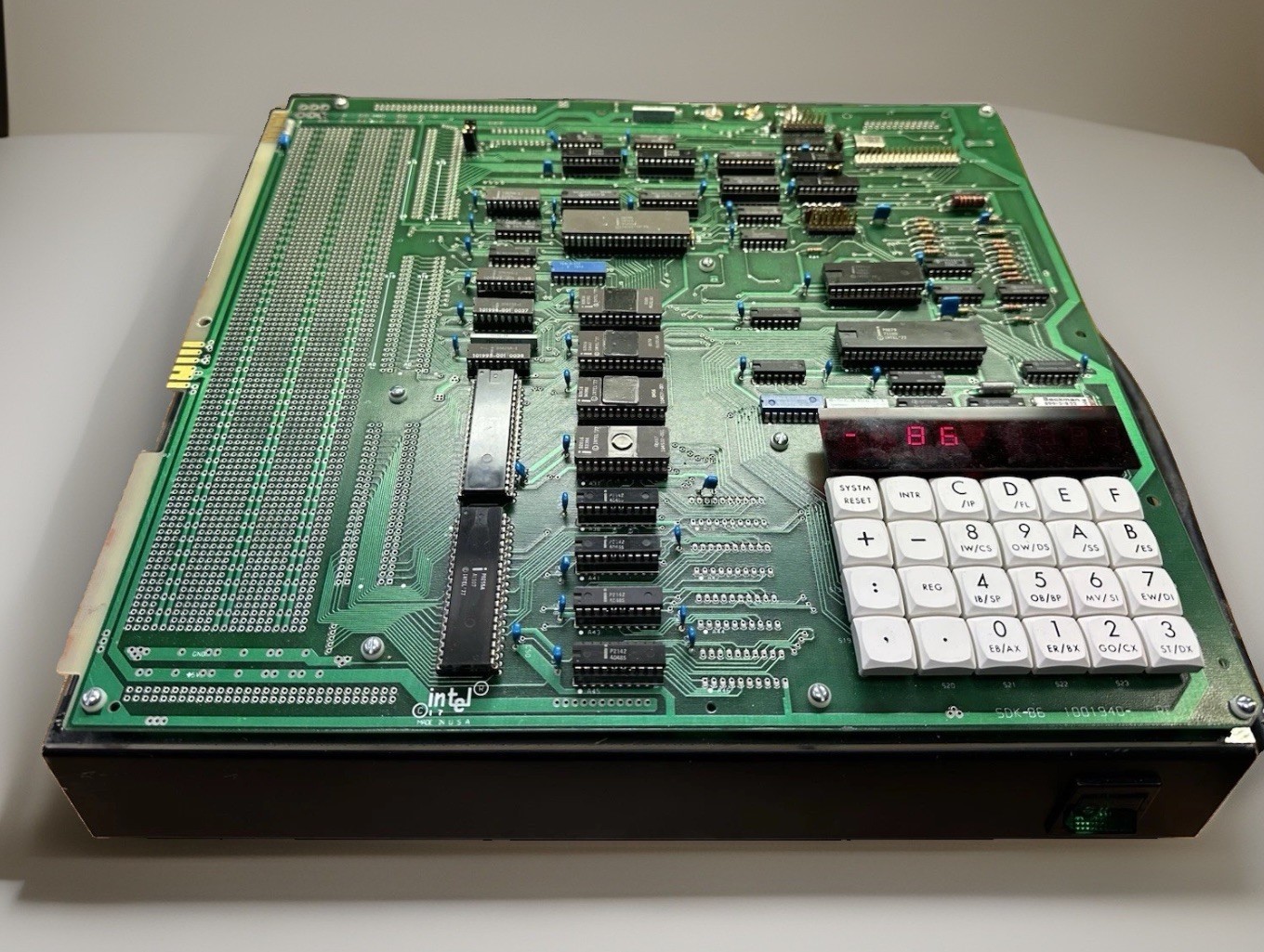 Vintage Intel SDK-86 8086 Microprocessor System Design Kit Evaluation Board⁠