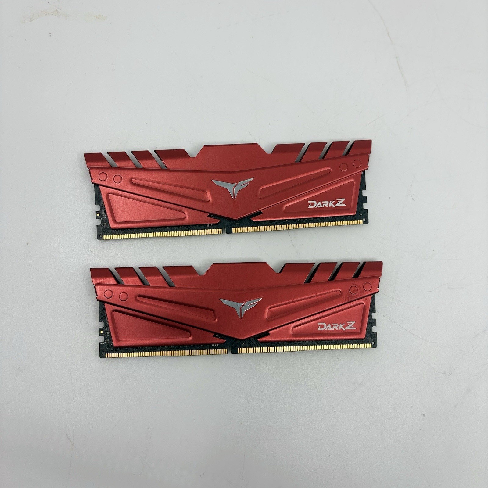 Team Group T-FORCE DARK Z (2x8GB 3200MHz) Desktop Memory CL16 DDR4 16GB Kit